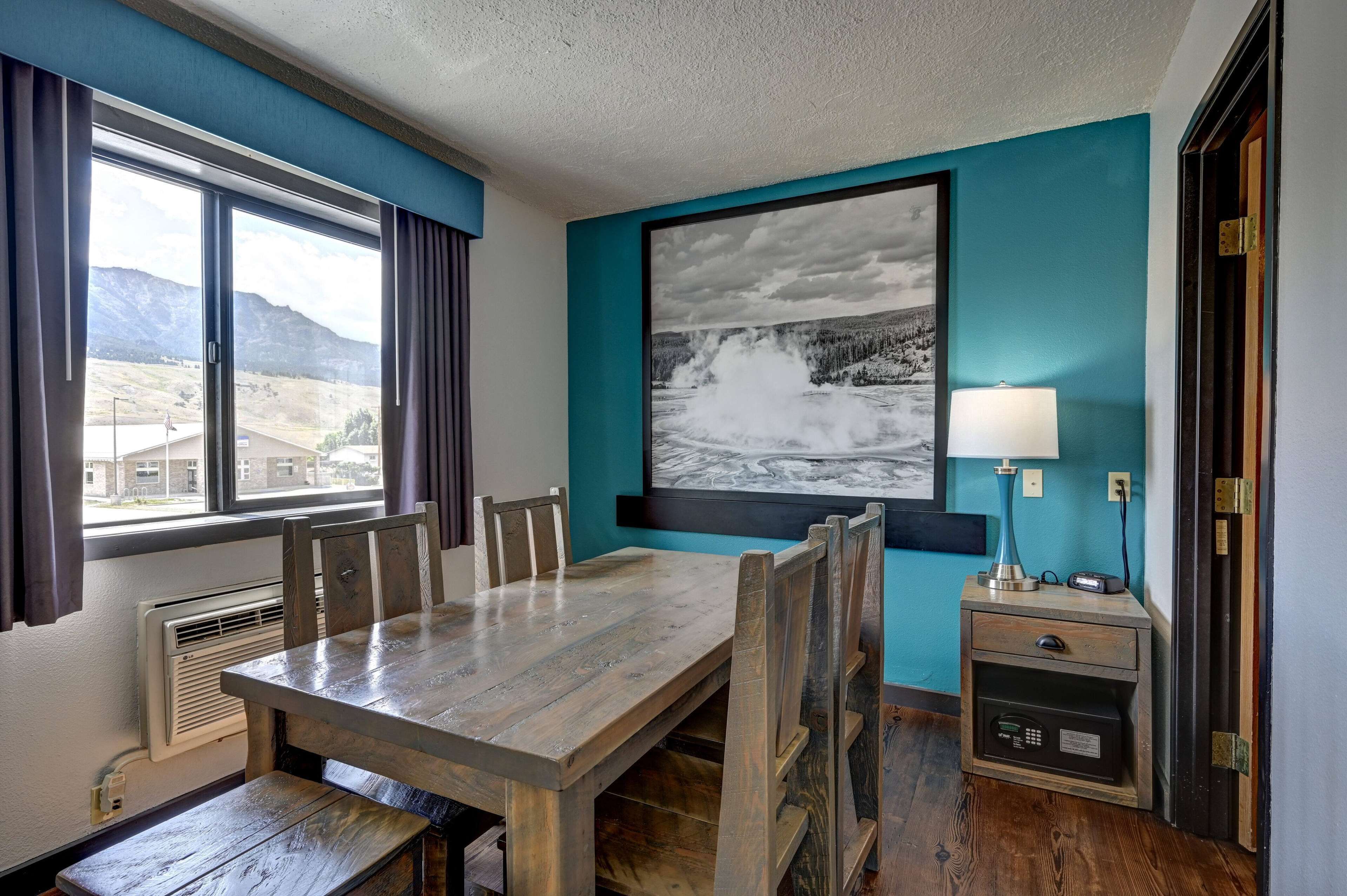 Super 8 by Wyndham Gardiner/Yellowstone Park Area Super 8 by Wyndham Gardiner/Yellowstone Park Area