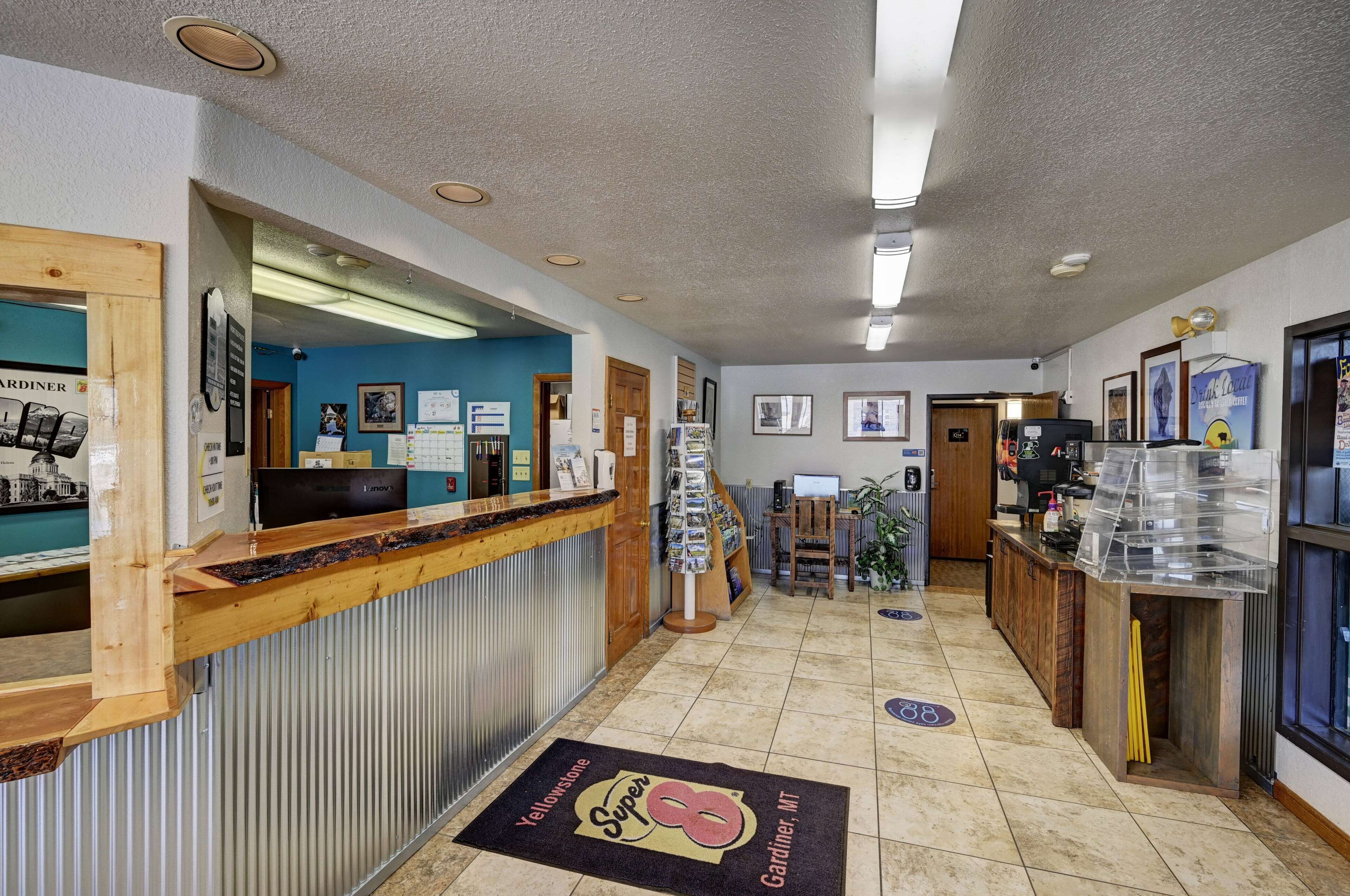 Super 8 by Wyndham Gardiner/Yellowstone Park Area Super 8 by Wyndham Gardiner/Yellowstone Park Area