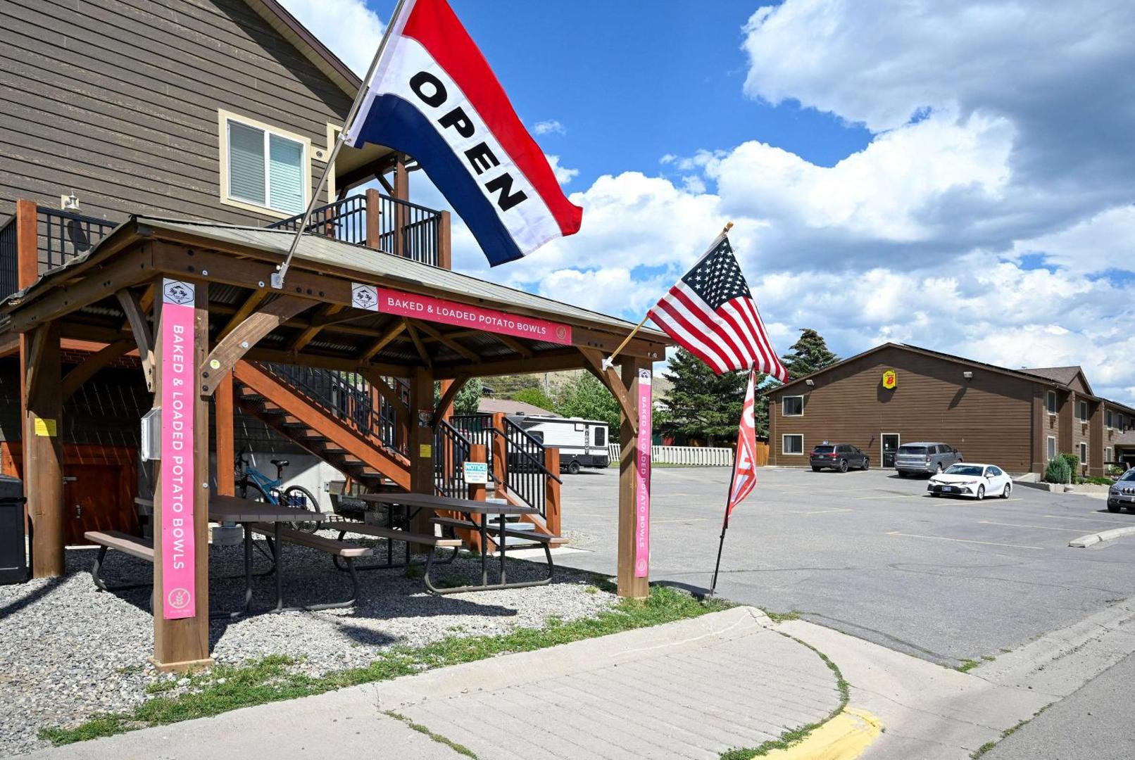 Super 8 by Wyndham Gardiner/Yellowstone Park Area Super 8 by Wyndham Gardiner/Yellowstone Park Area