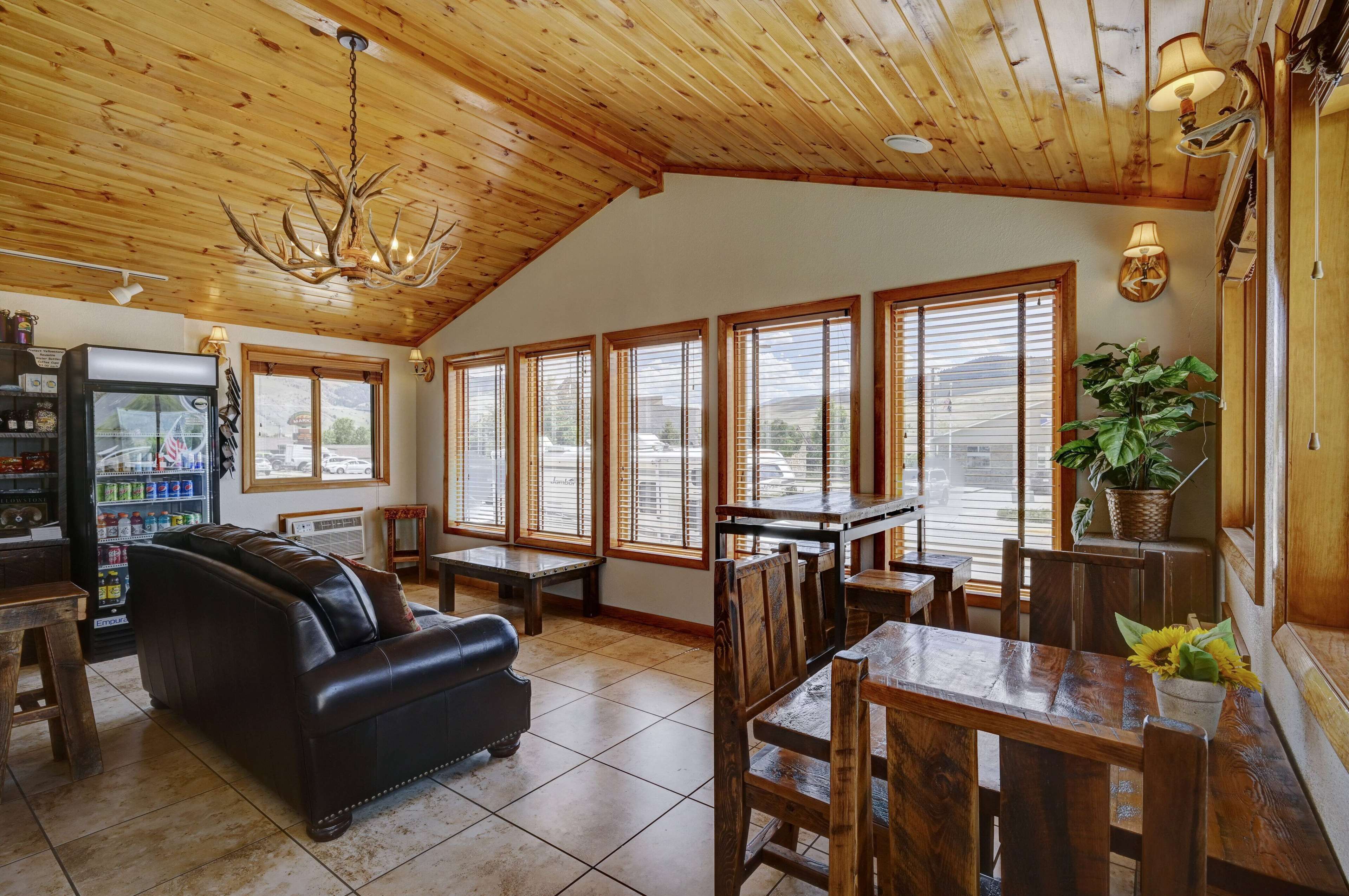 Super 8 by Wyndham Gardiner/Yellowstone Park Area Super 8 by Wyndham Gardiner/Yellowstone Park Area