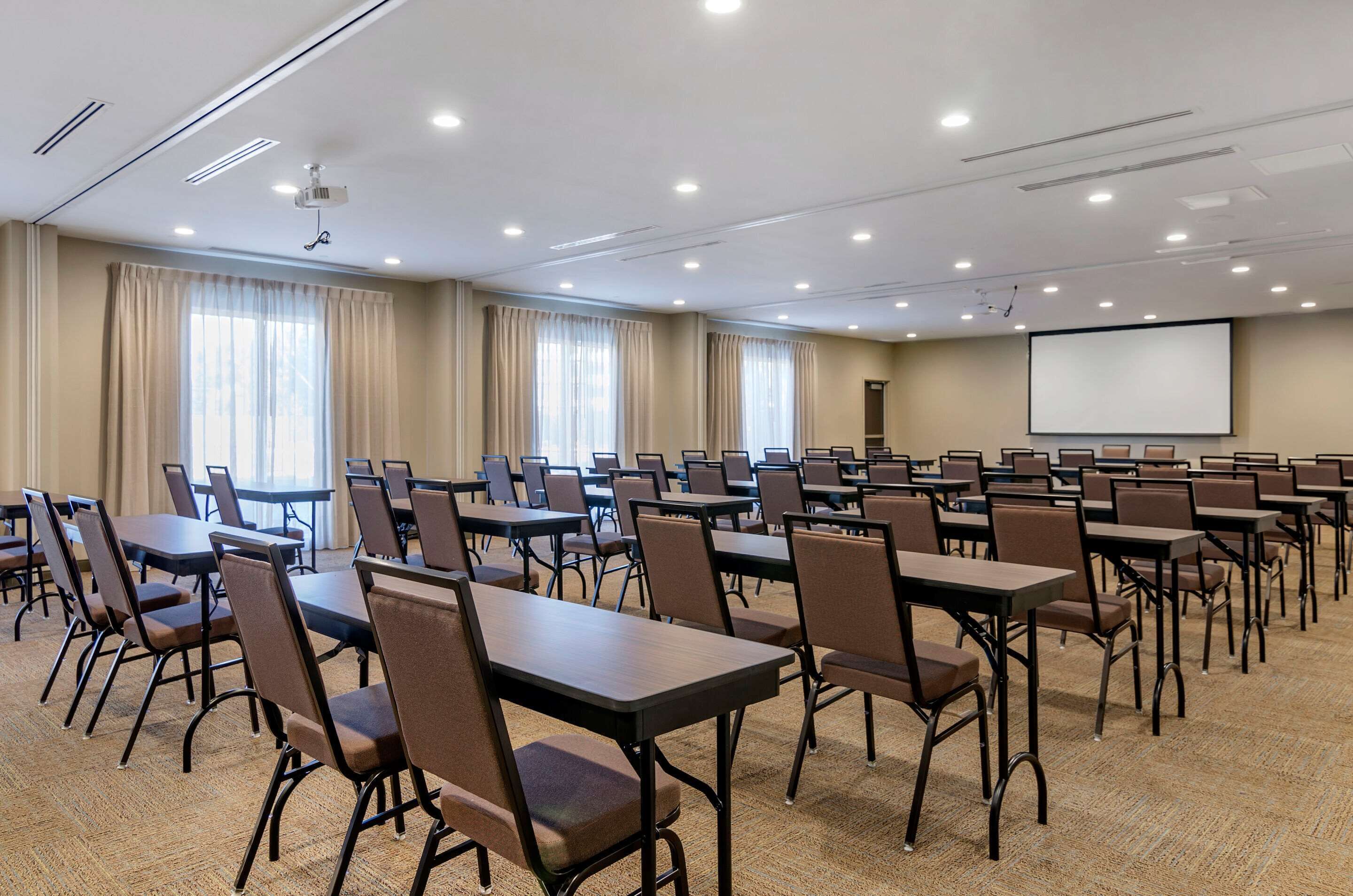 Sleep Inn & Suites Great Falls Airport