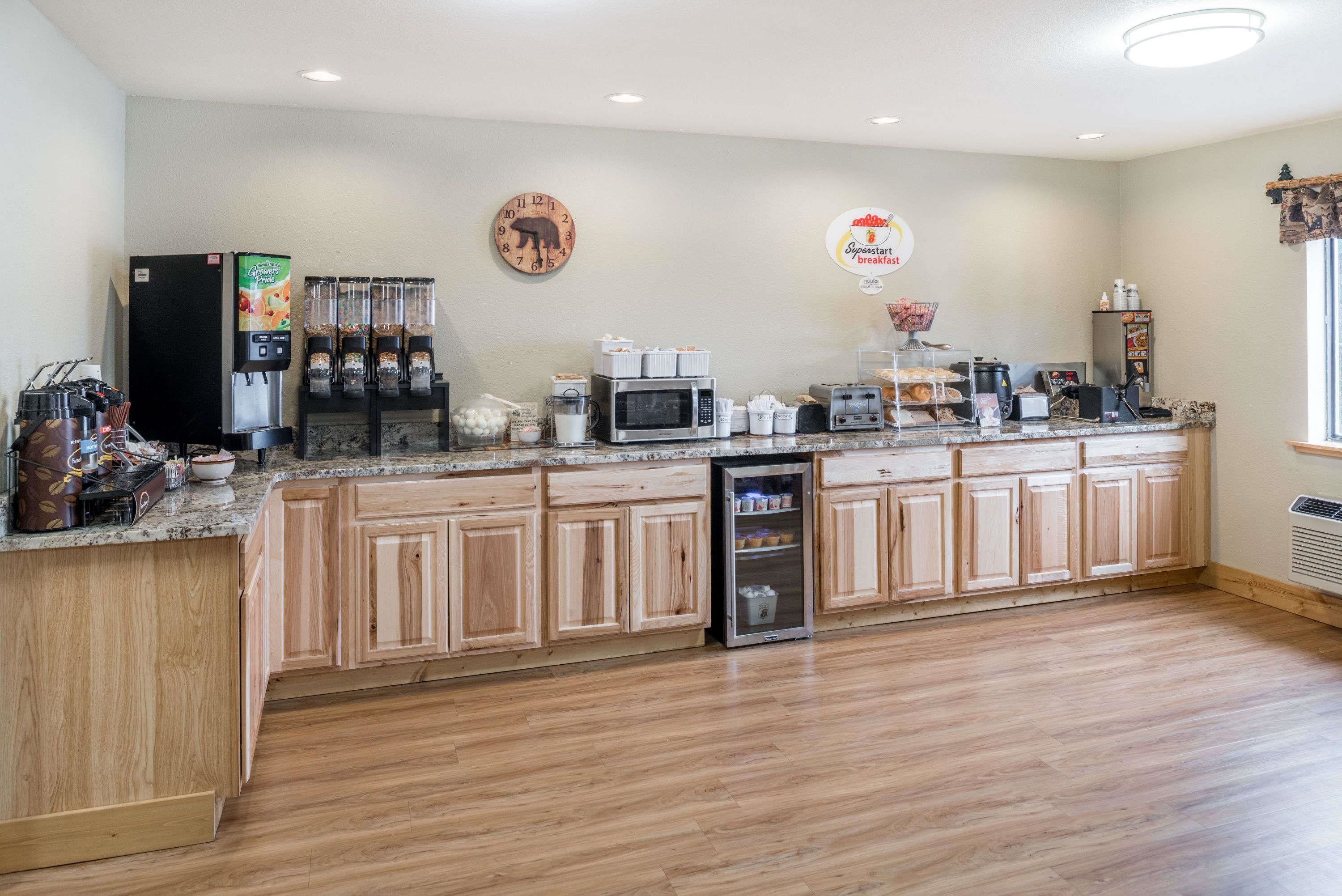 Super 8 by Wyndham Kalispell Glacier National Park Super 8 by Wyndham Kalispell Glacier National Park