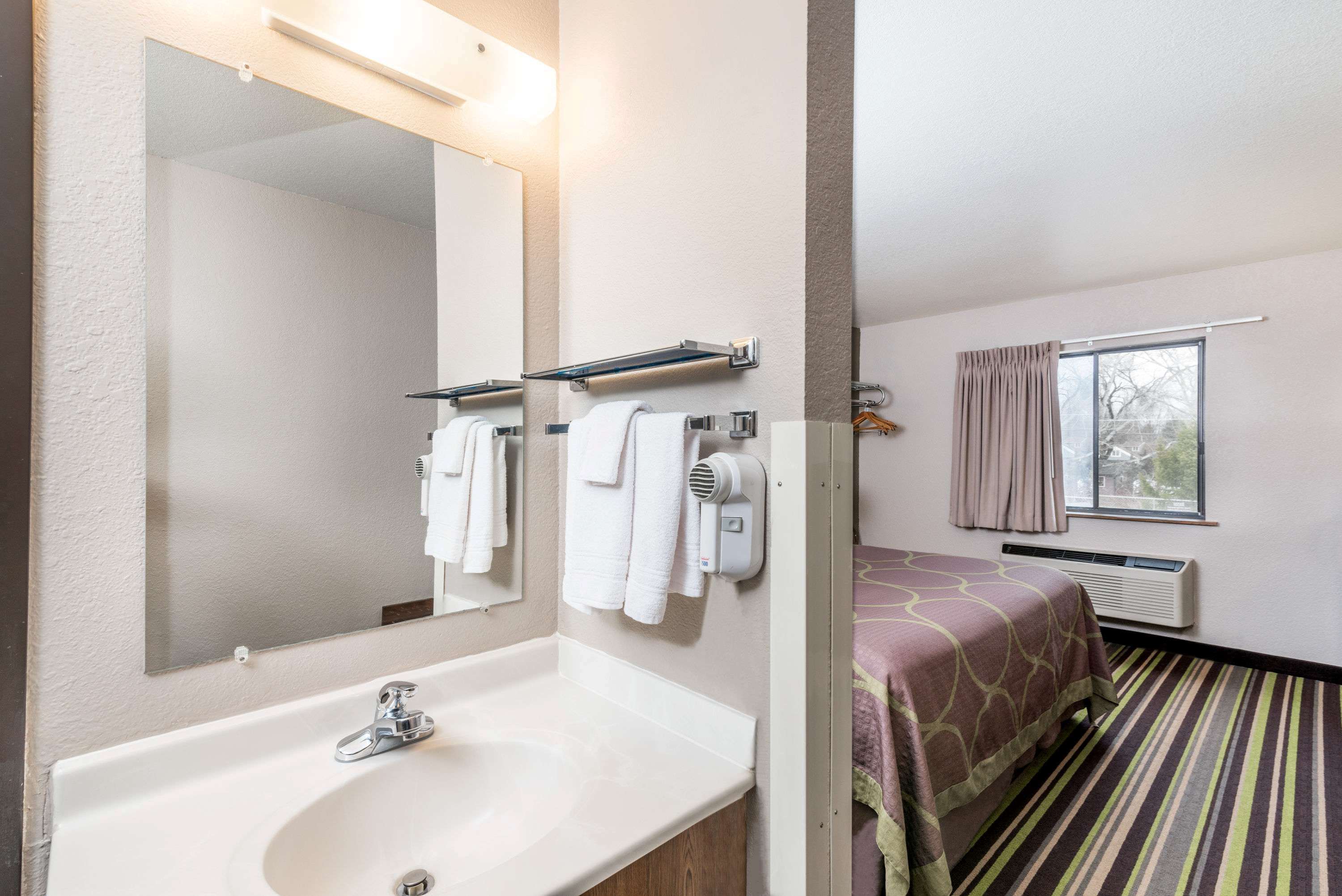 Super 8 by Wyndham Kalispell Glacier National Park Super 8 by Wyndham Kalispell Glacier National Park