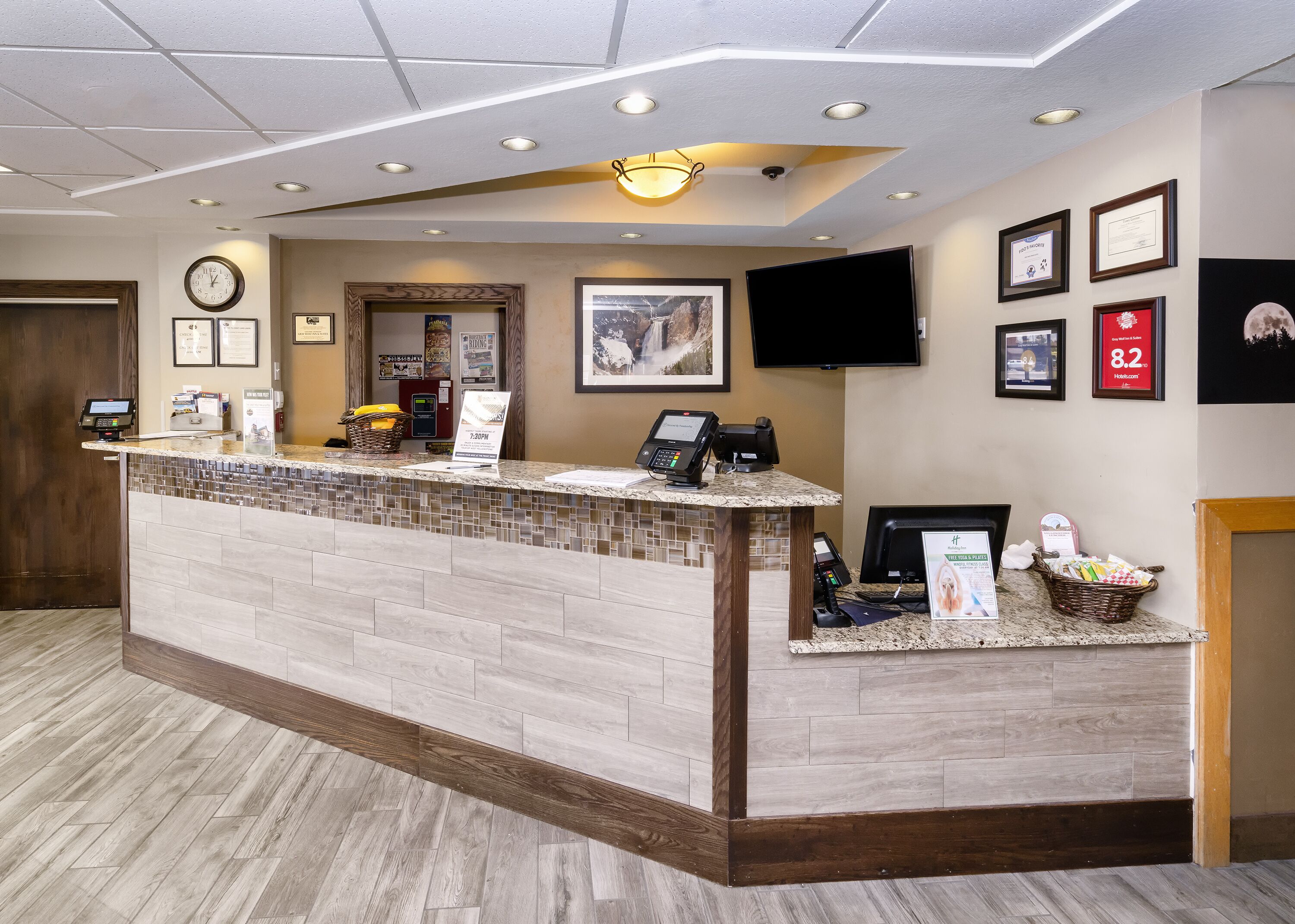 Gray Wolf Inn & Suites