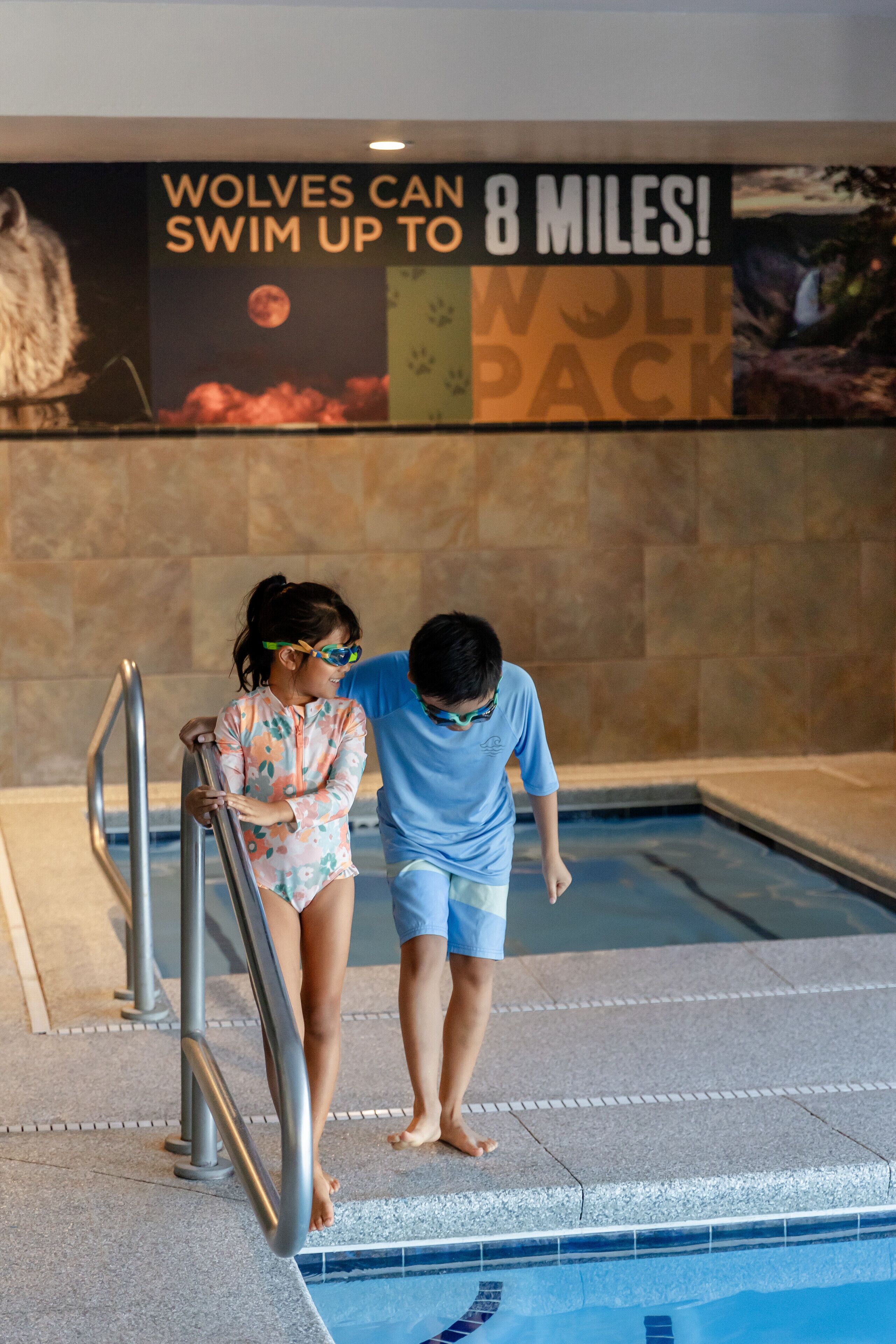 Gray Wolf Inn & Suites