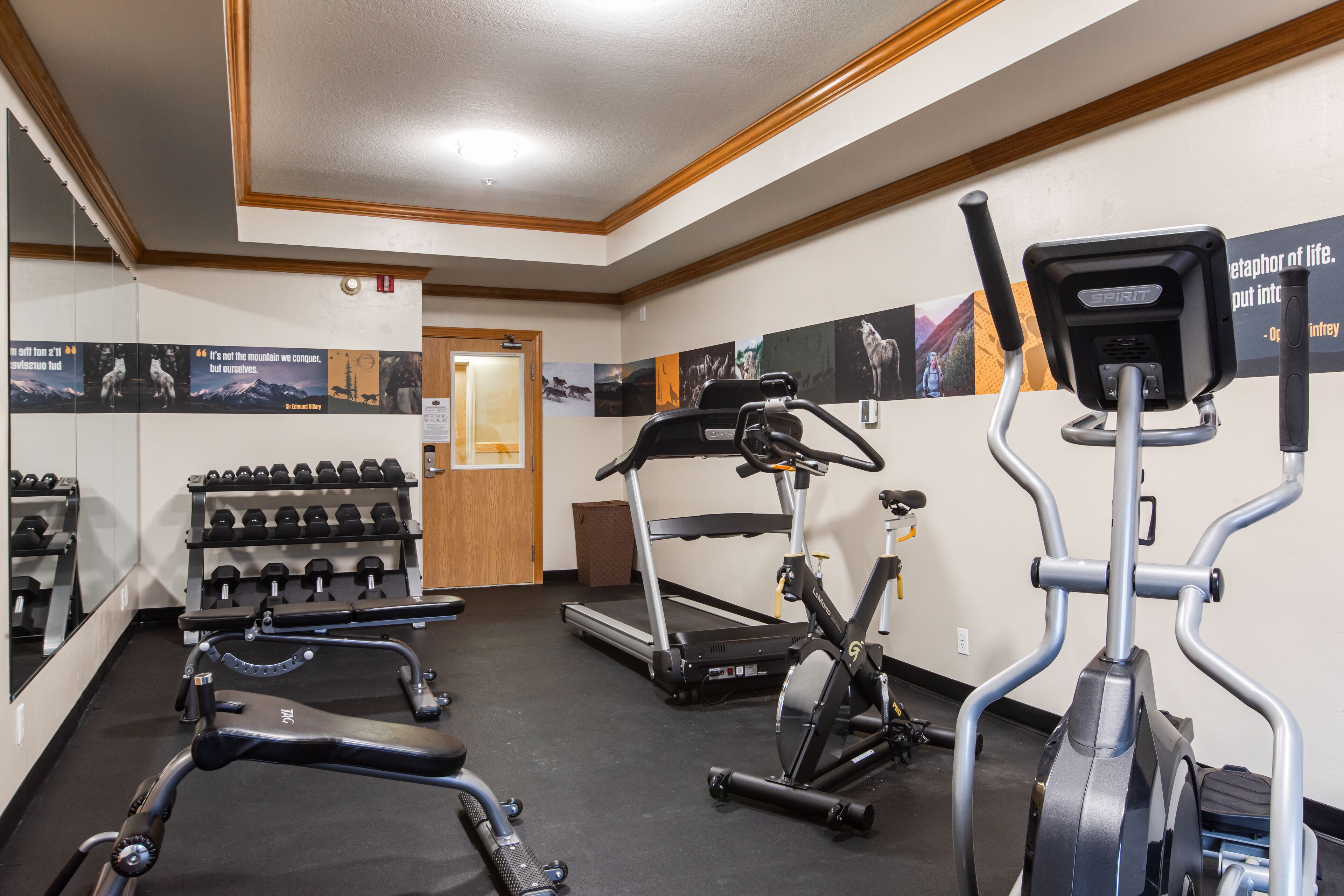 Gray Wolf Inn & Suites