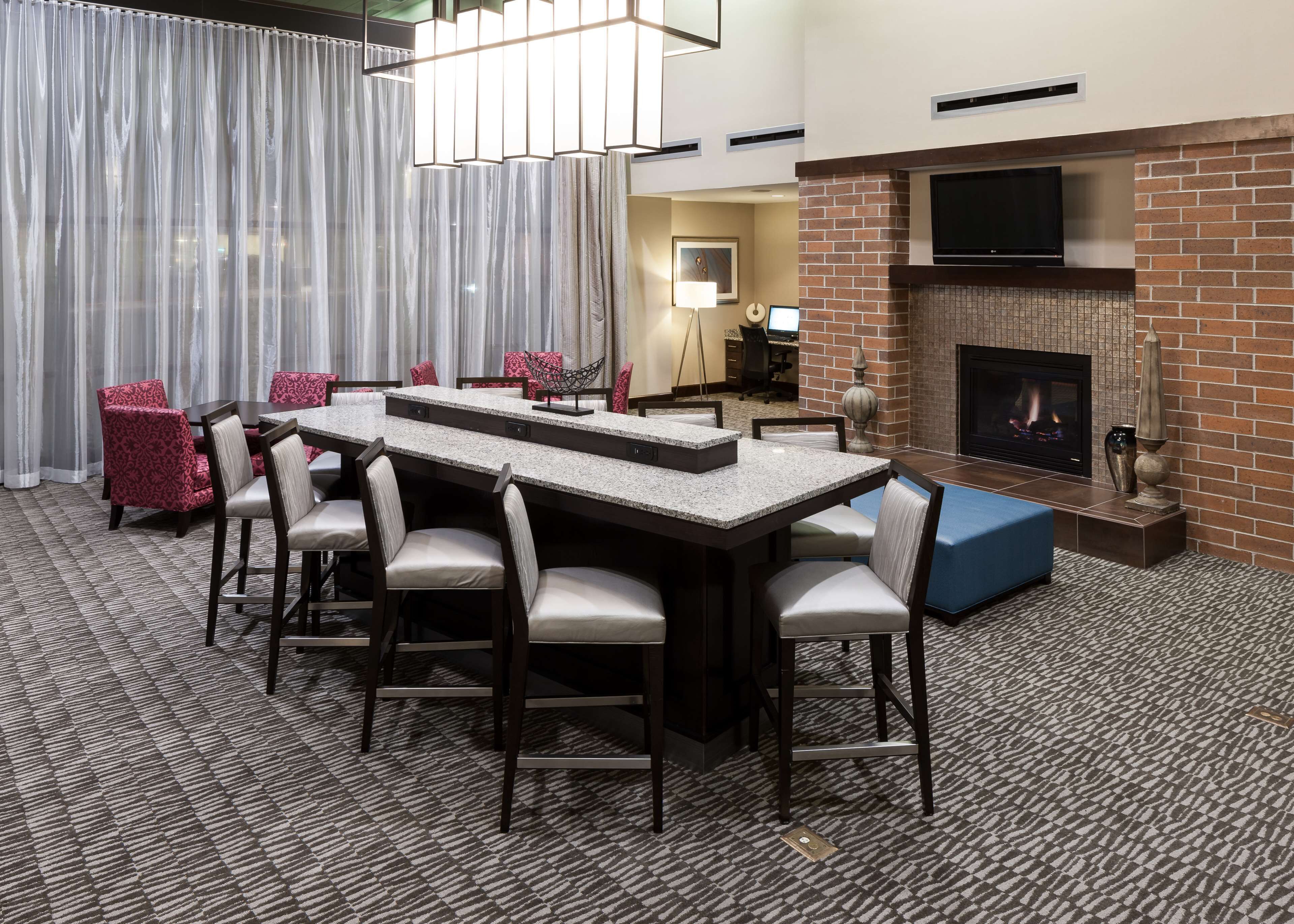 Hampton Inn & Suites Omaha-Downtown Hampton Inn & Suites Omaha-Downtown