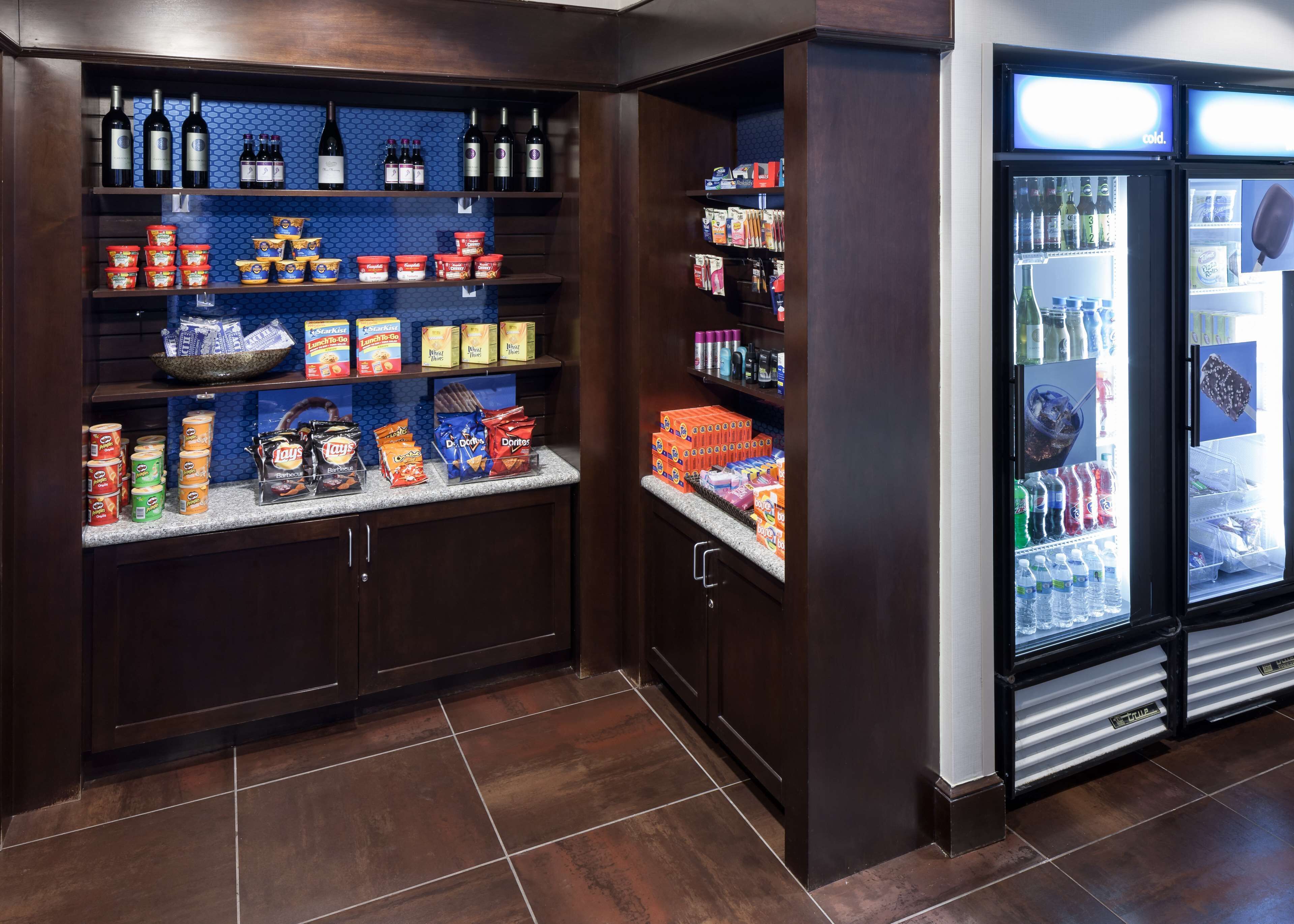 Hampton Inn & Suites Omaha-Downtown Hampton Inn & Suites Omaha-Downtown