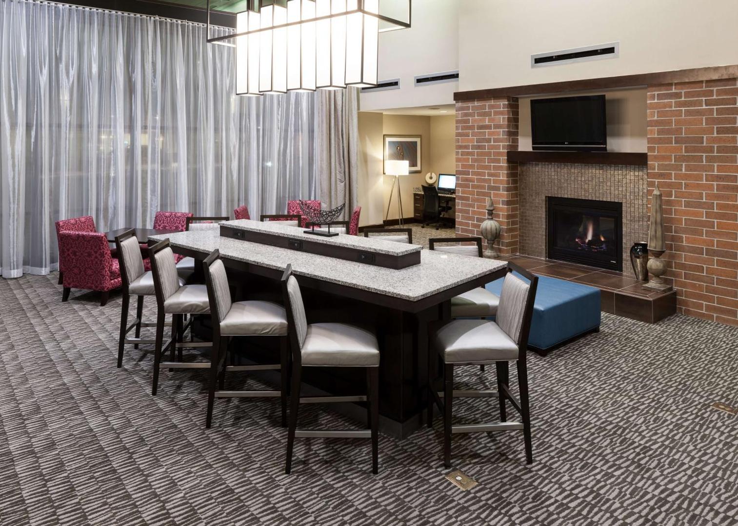Hampton Inn & Suites Omaha-Downtown Hampton Inn & Suites Omaha-Downtown