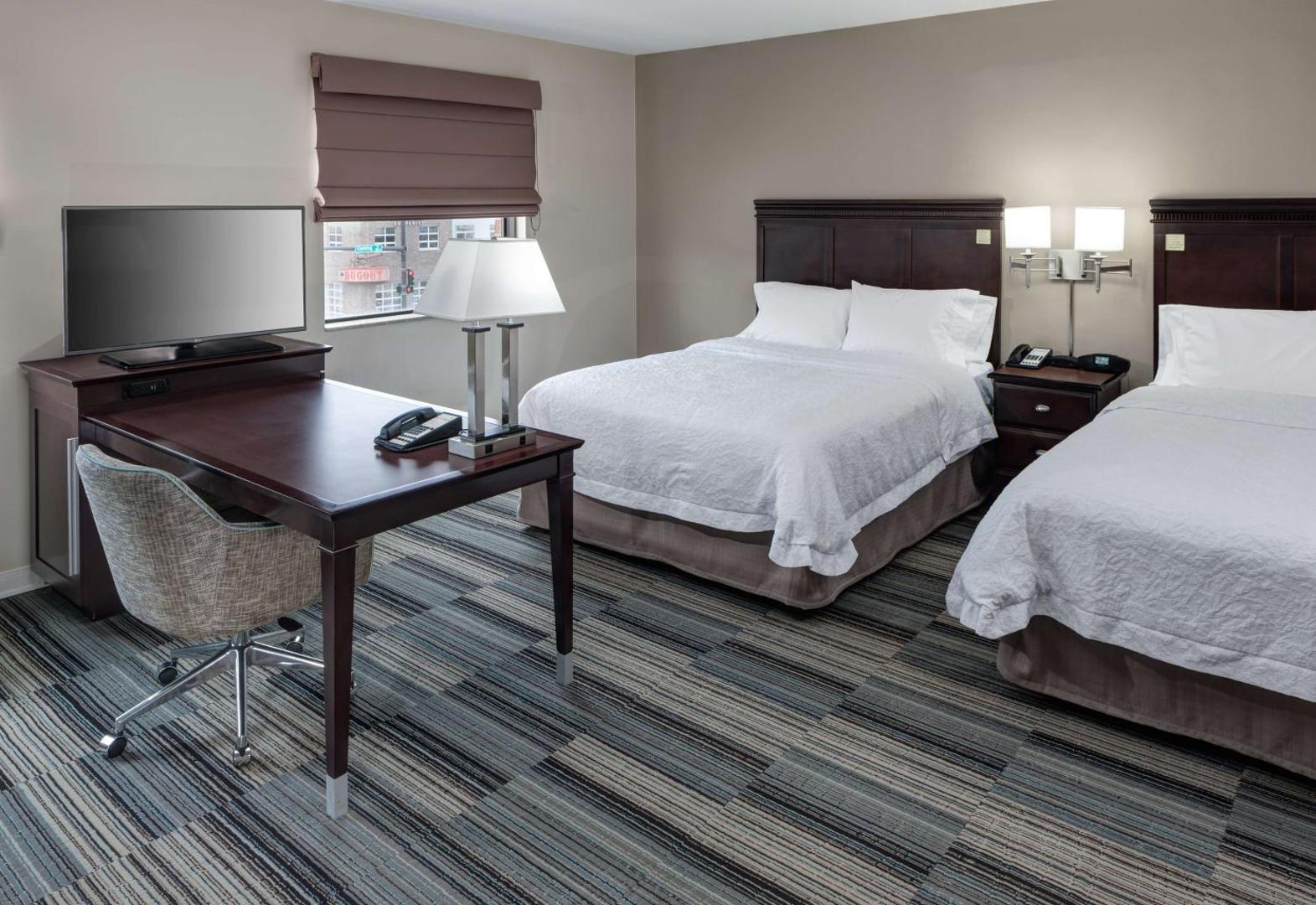 Hampton Inn & Suites Omaha-Downtown Hampton Inn & Suites Omaha-Downtown