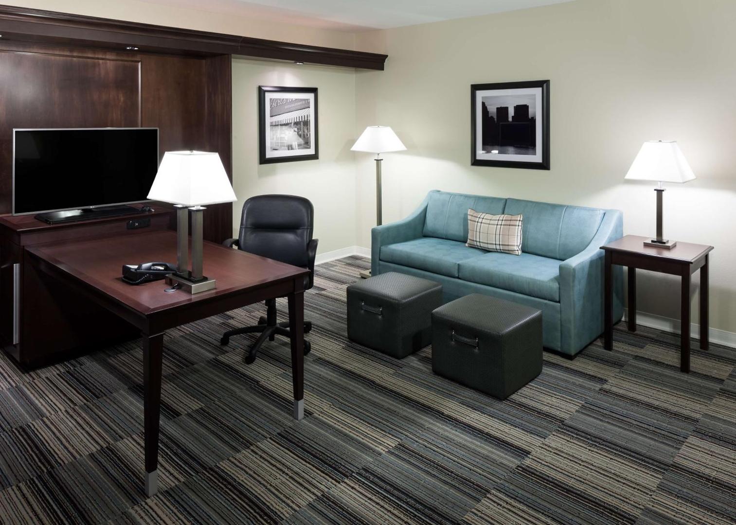 Hampton Inn & Suites Omaha-Downtown Hampton Inn & Suites Omaha-Downtown