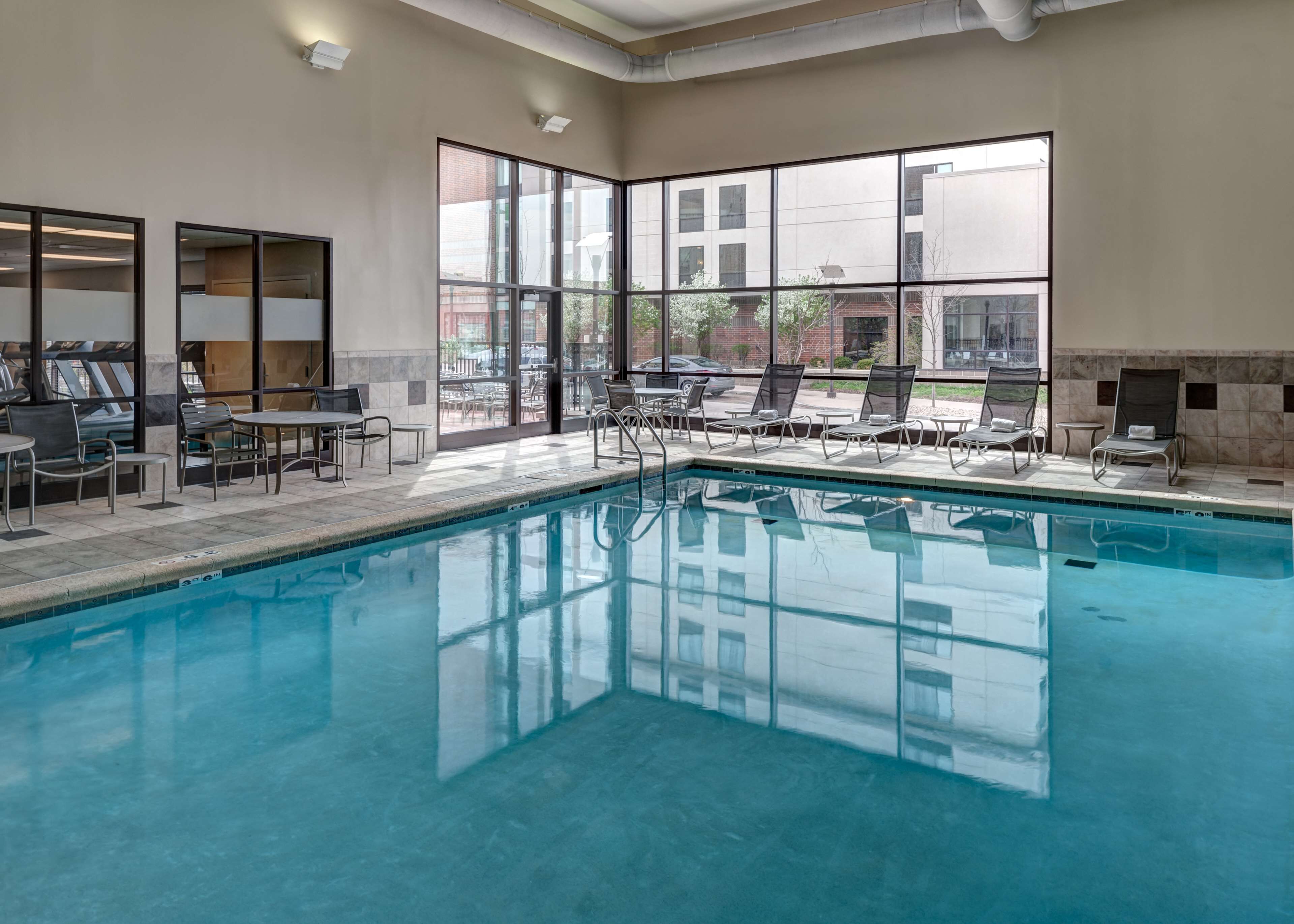 Hampton Inn & Suites Omaha-Downtown Hampton Inn & Suites Omaha-Downtown