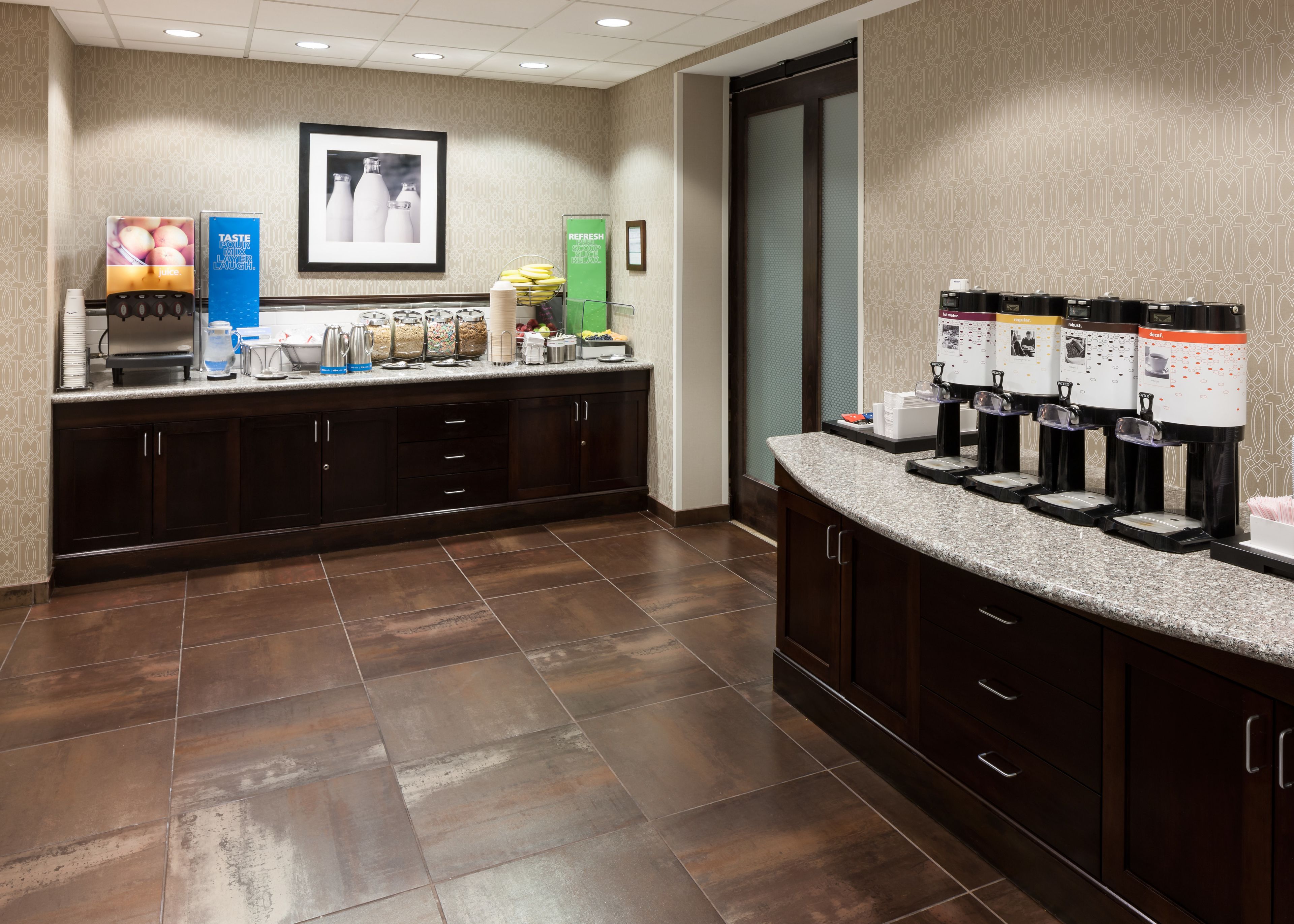 Hampton Inn & Suites Omaha-Downtown Hampton Inn & Suites Omaha-Downtown
