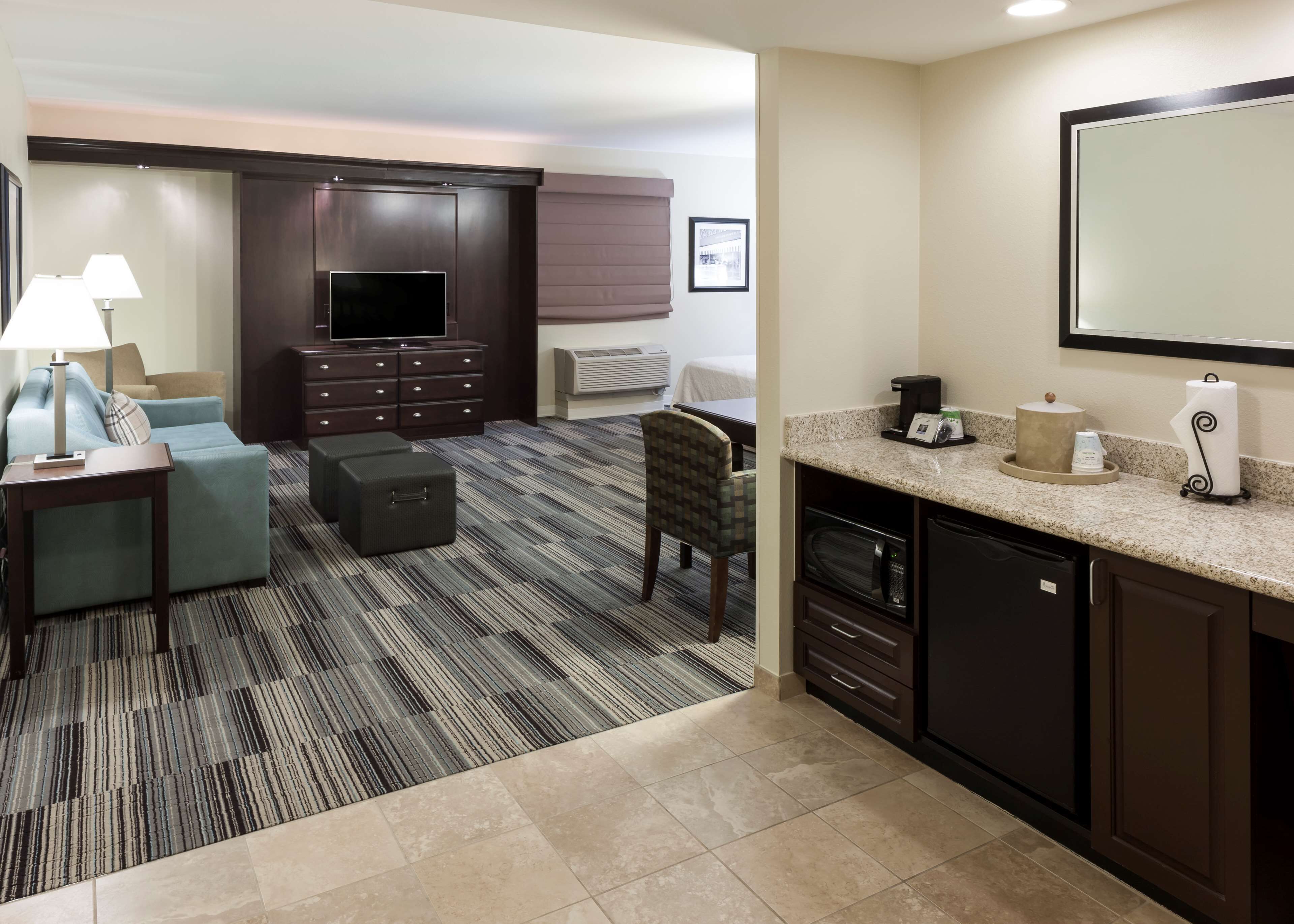 Hampton Inn & Suites Omaha-Downtown Hampton Inn & Suites Omaha-Downtown