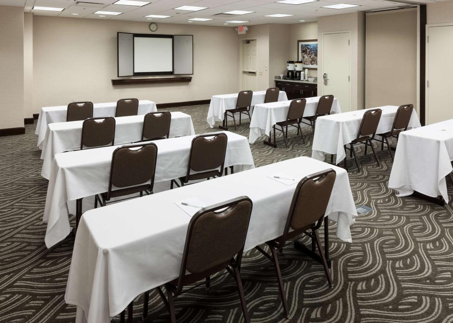 Hampton Inn & Suites Omaha-Downtown Hampton Inn & Suites Omaha-Downtown