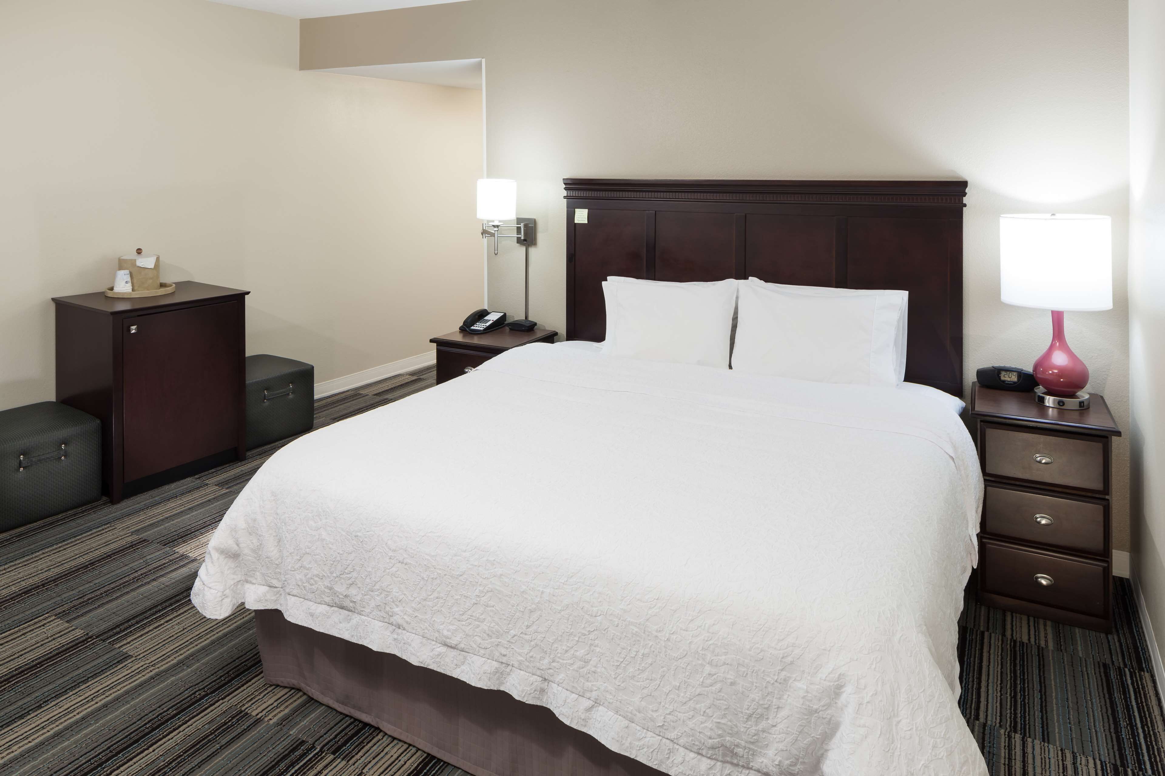 Hampton Inn & Suites Omaha-Downtown Hampton Inn & Suites Omaha-Downtown