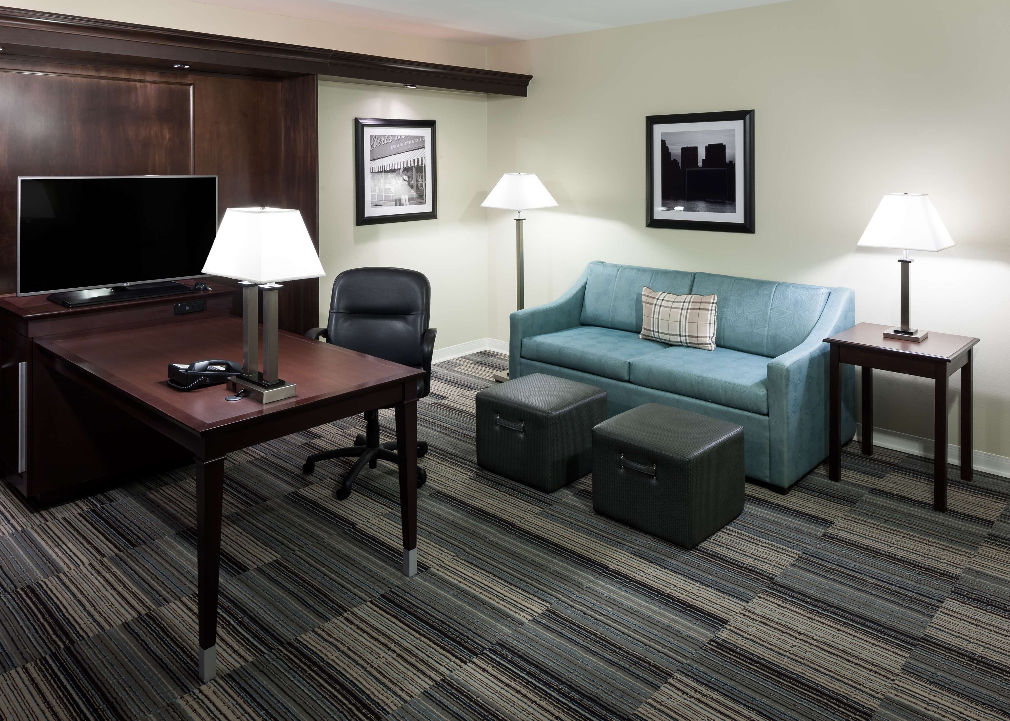 Hampton Inn & Suites Omaha-Downtown Hampton Inn & Suites Omaha-Downtown