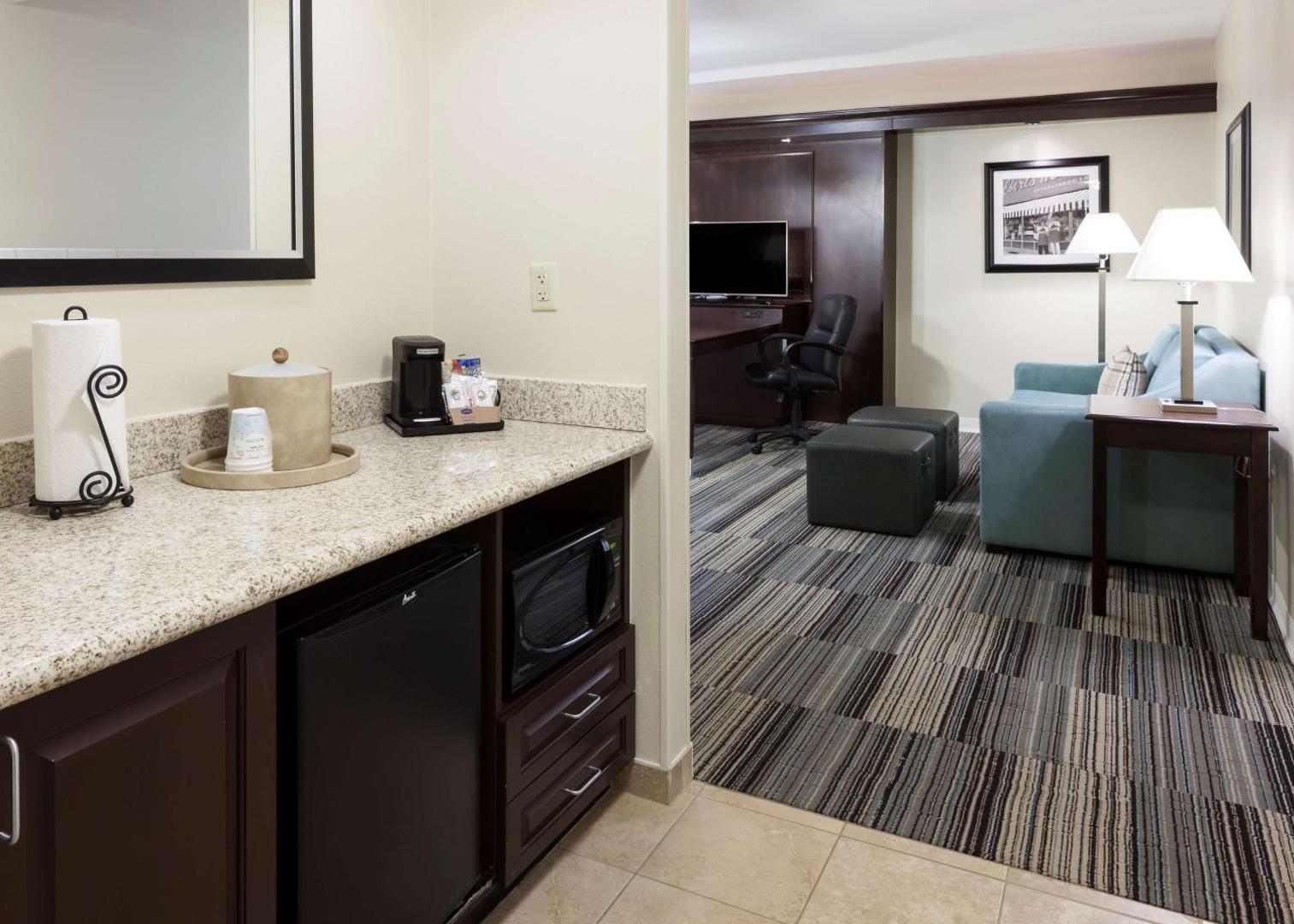 Hampton Inn & Suites Omaha-Downtown Hampton Inn & Suites Omaha-Downtown