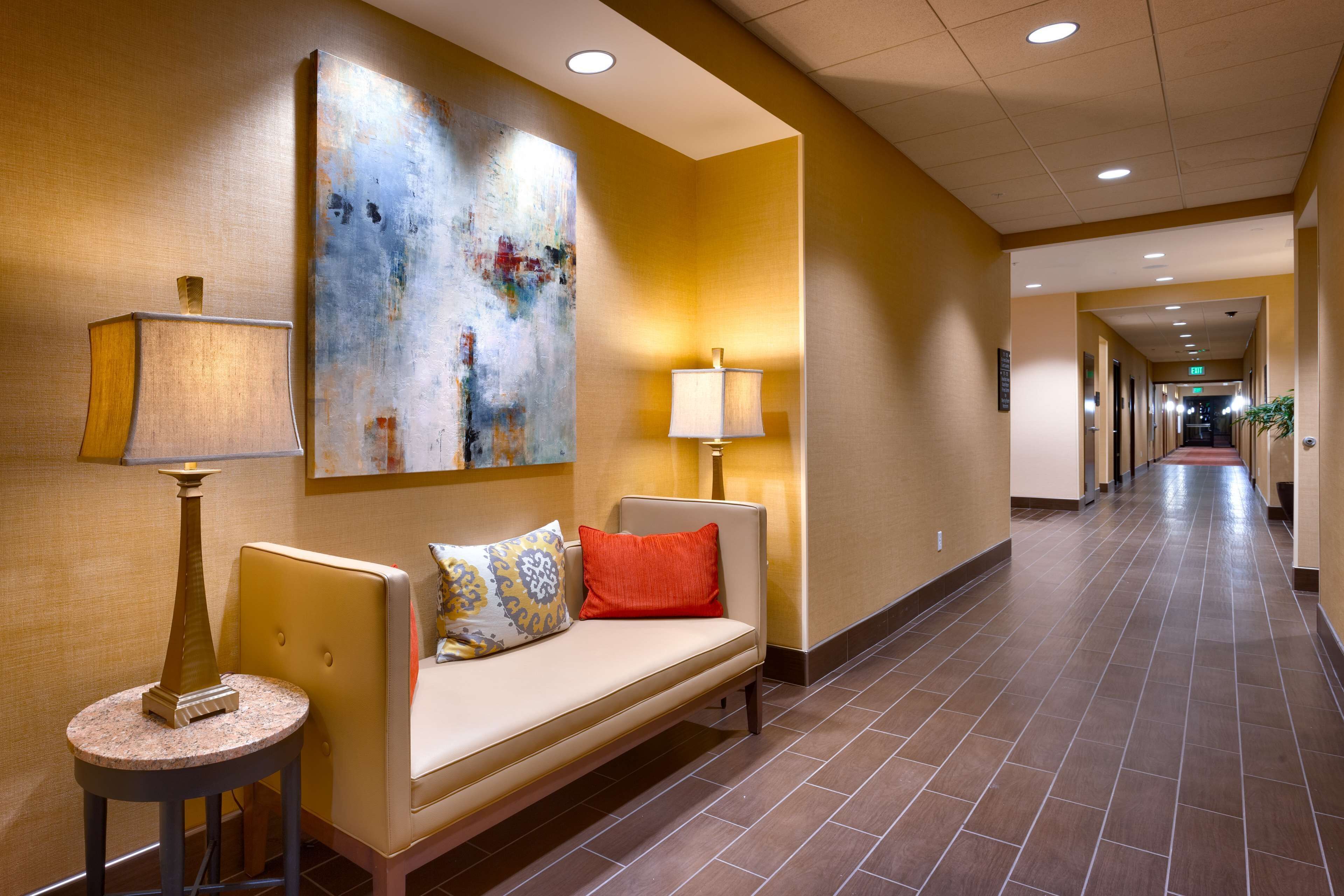 Hampton Inn Omaha/West Dodge Road (Old Mill) Hampton Inn Omaha/West Dodge Road (Old Mill)
