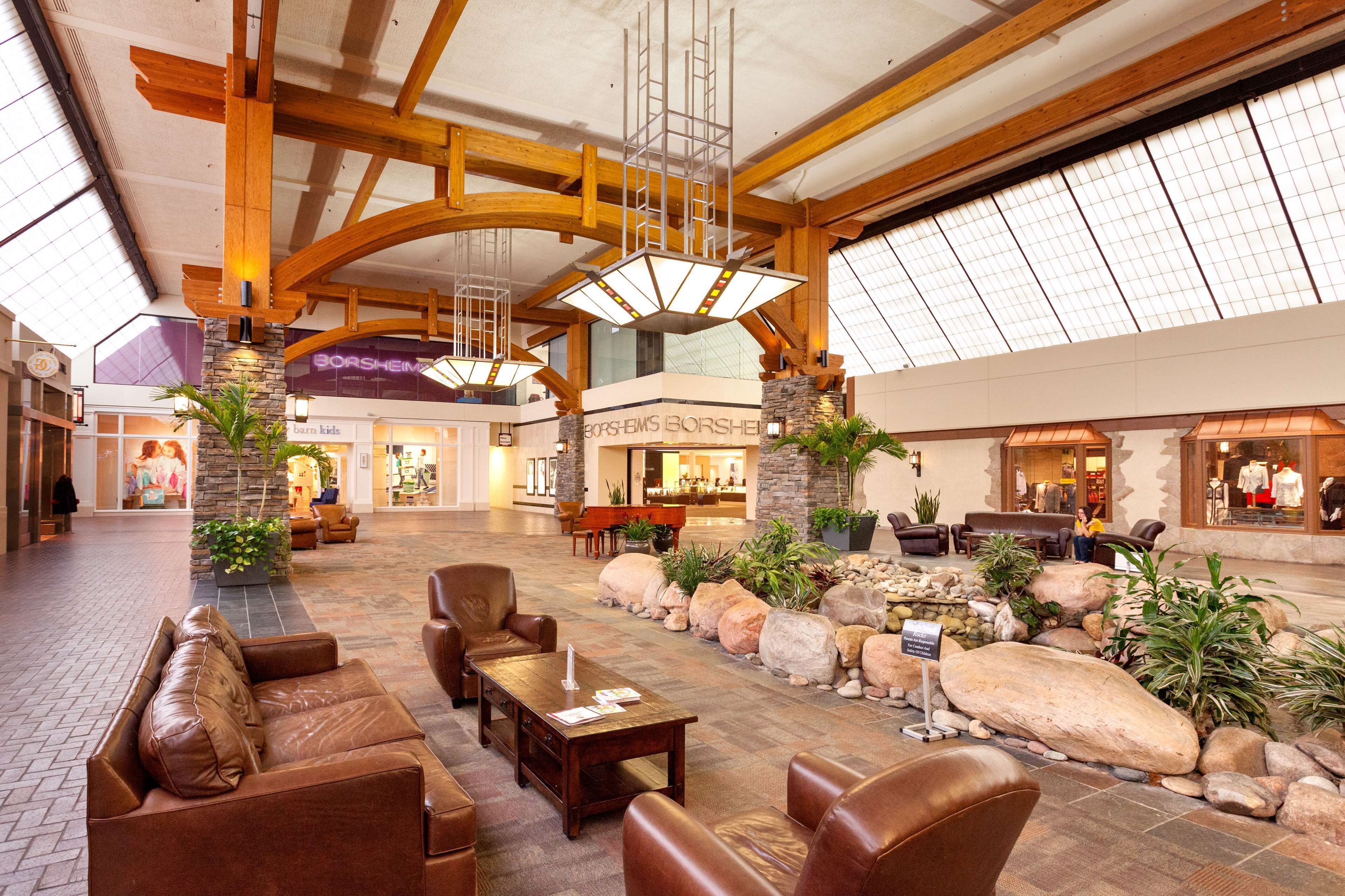 Hampton Inn Omaha/West Dodge Road (Old Mill) Hampton Inn Omaha/West Dodge Road (Old Mill)