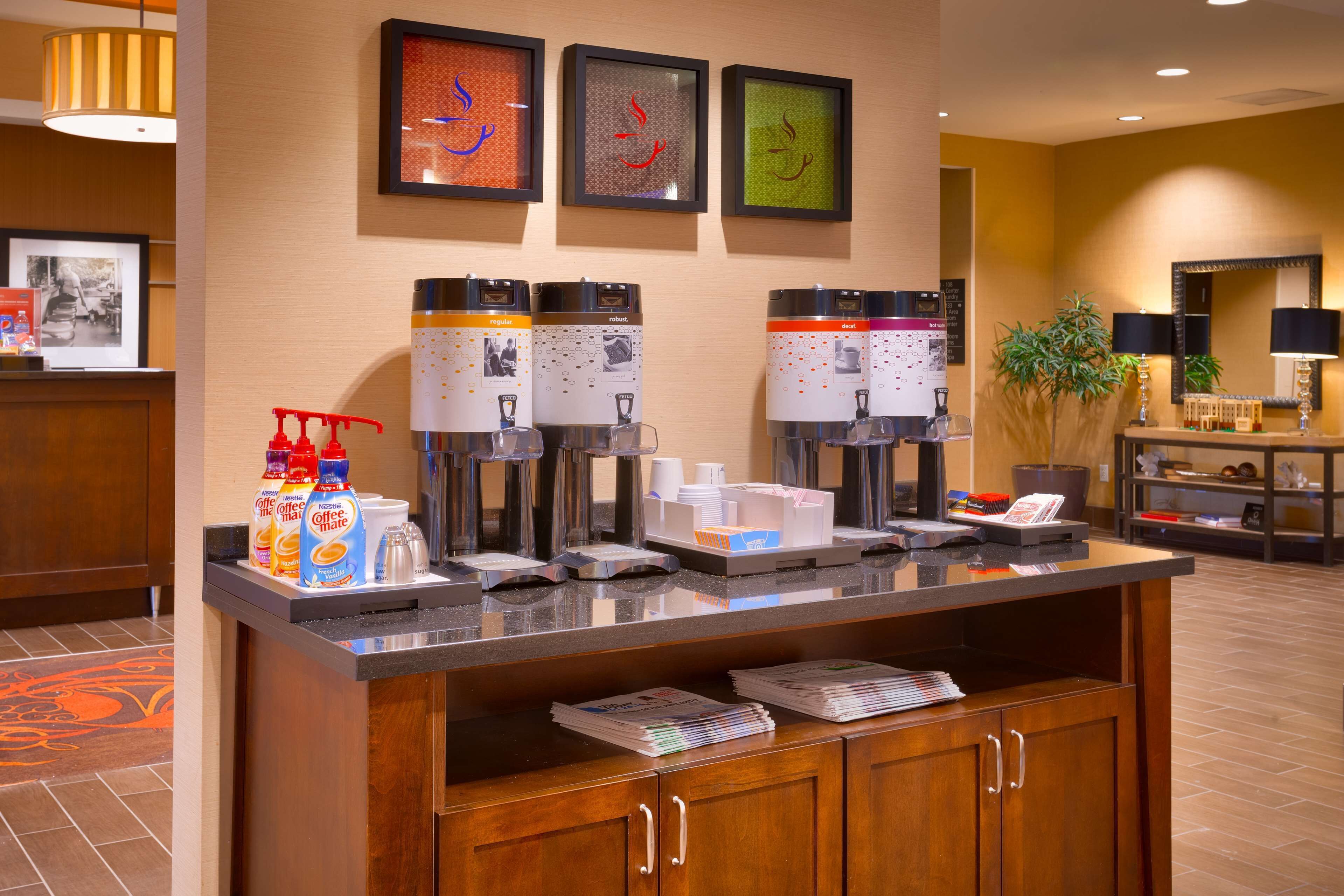 Hampton Inn Omaha/West Dodge Road (Old Mill) Hampton Inn Omaha/West Dodge Road (Old Mill)