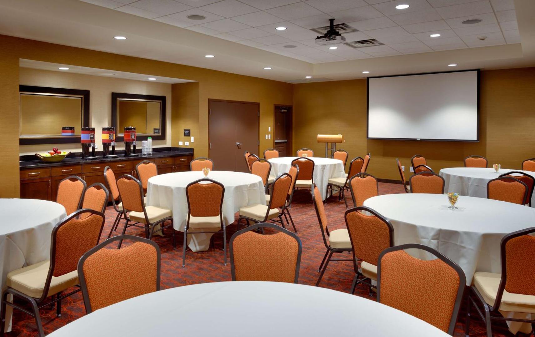 Hampton Inn Omaha/West Dodge Road (Old Mill) Hampton Inn Omaha/West Dodge Road (Old Mill)