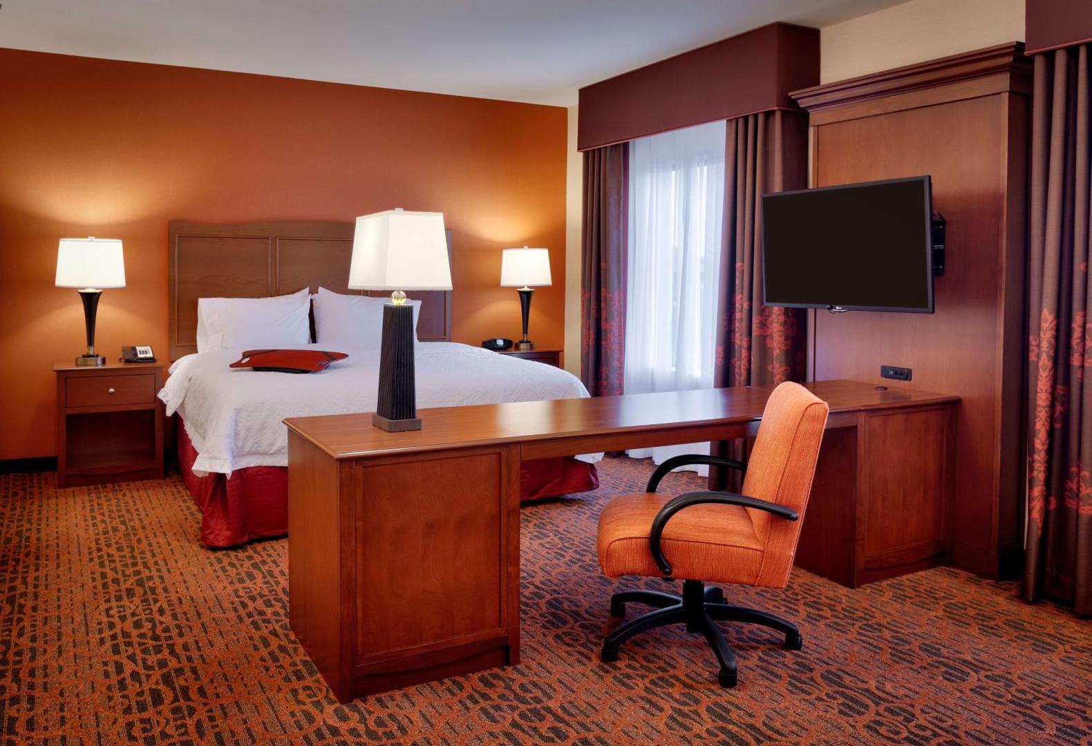 Hampton Inn Omaha/West Dodge Road (Old Mill) Hampton Inn Omaha/West Dodge Road (Old Mill)