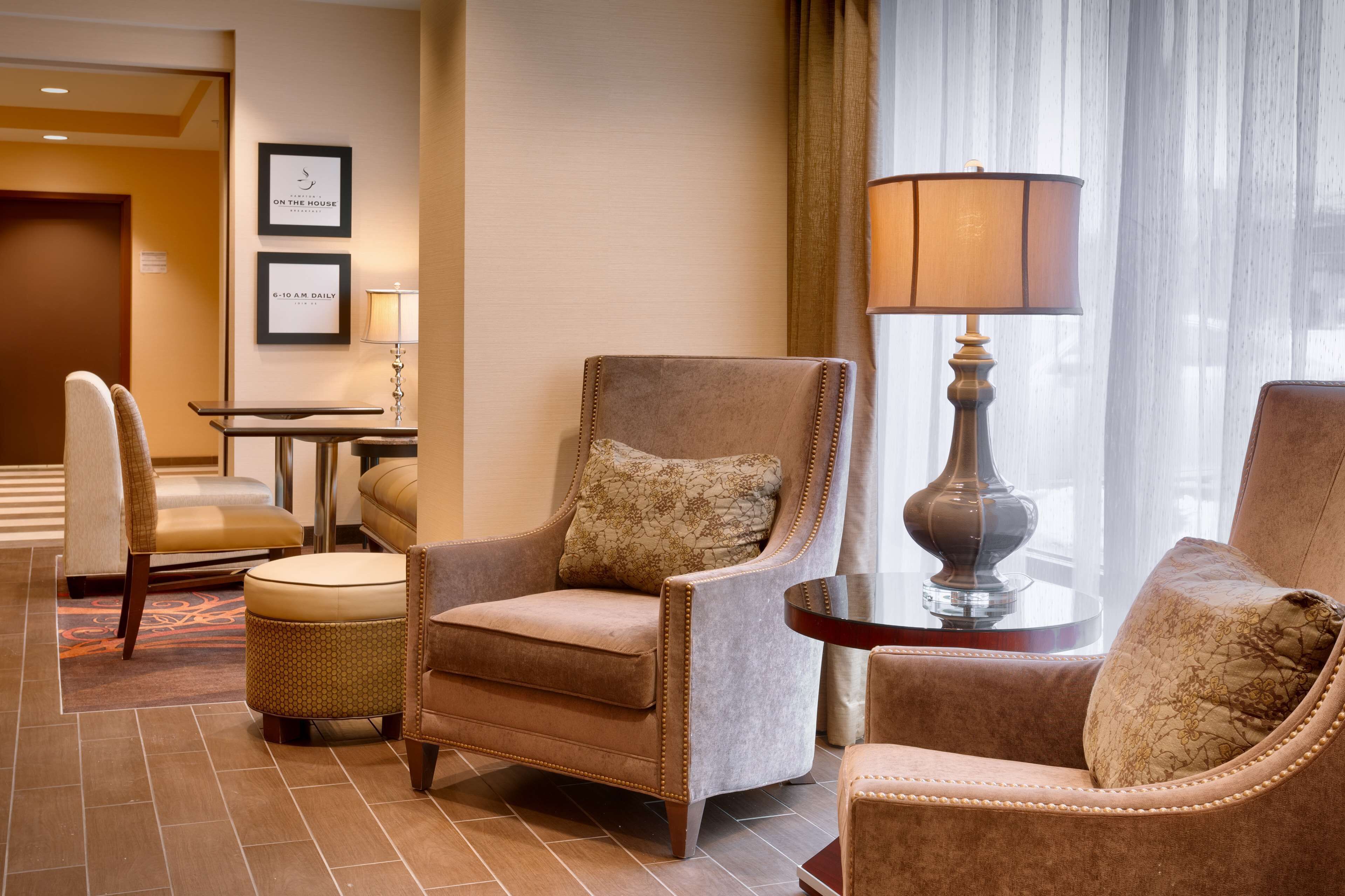 Hampton Inn Omaha/West Dodge Road (Old Mill) Hampton Inn Omaha/West Dodge Road (Old Mill)