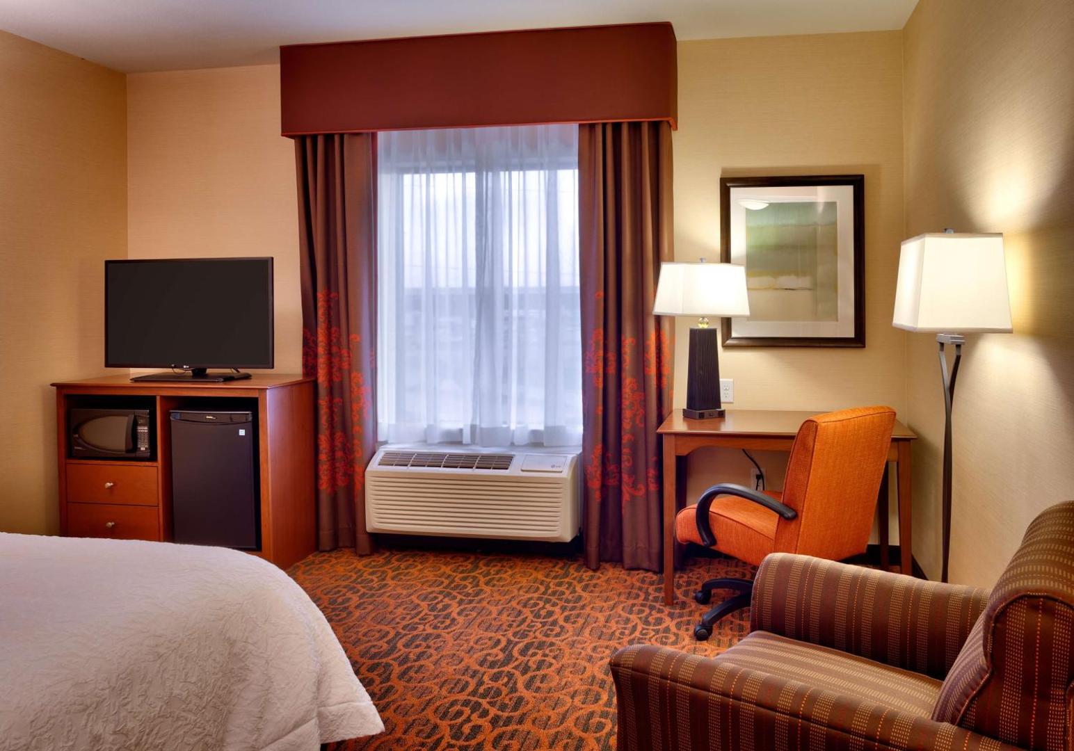 Hampton Inn Omaha/West Dodge Road (Old Mill) Hampton Inn Omaha/West Dodge Road (Old Mill)