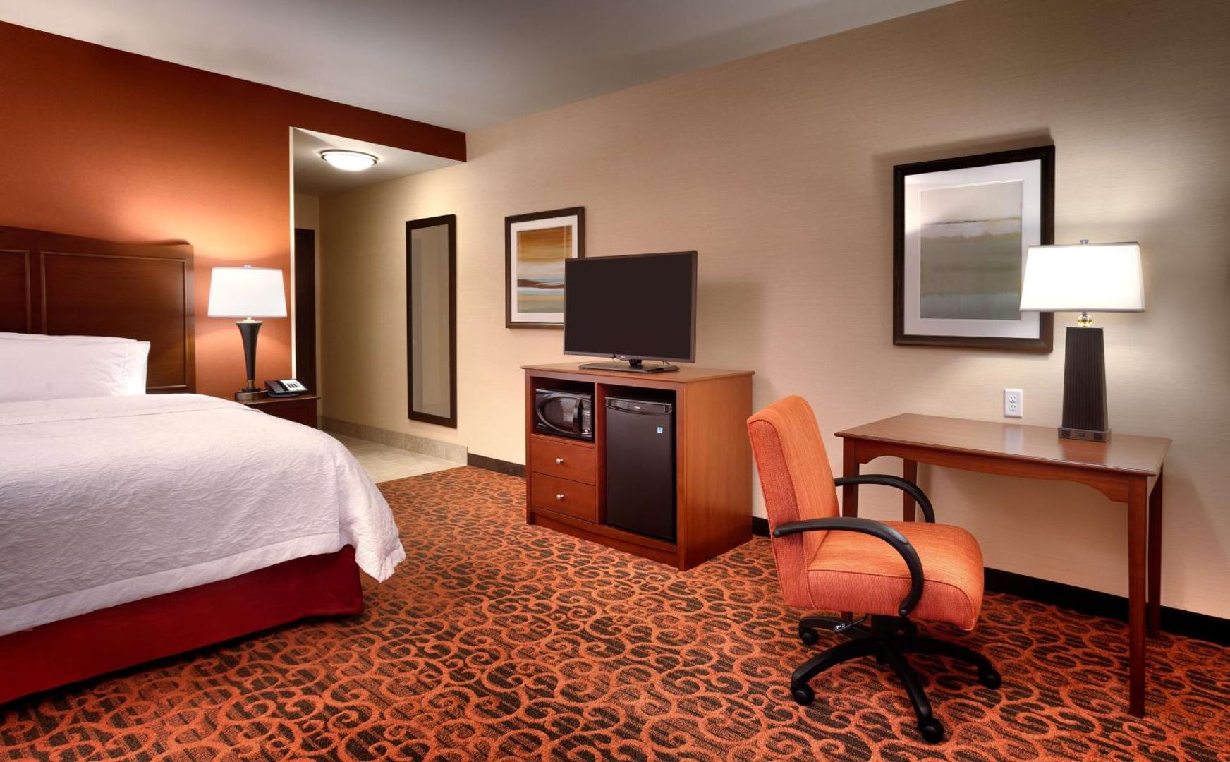 Hampton Inn Omaha/West Dodge Road (Old Mill) Hampton Inn Omaha/West Dodge Road (Old Mill)