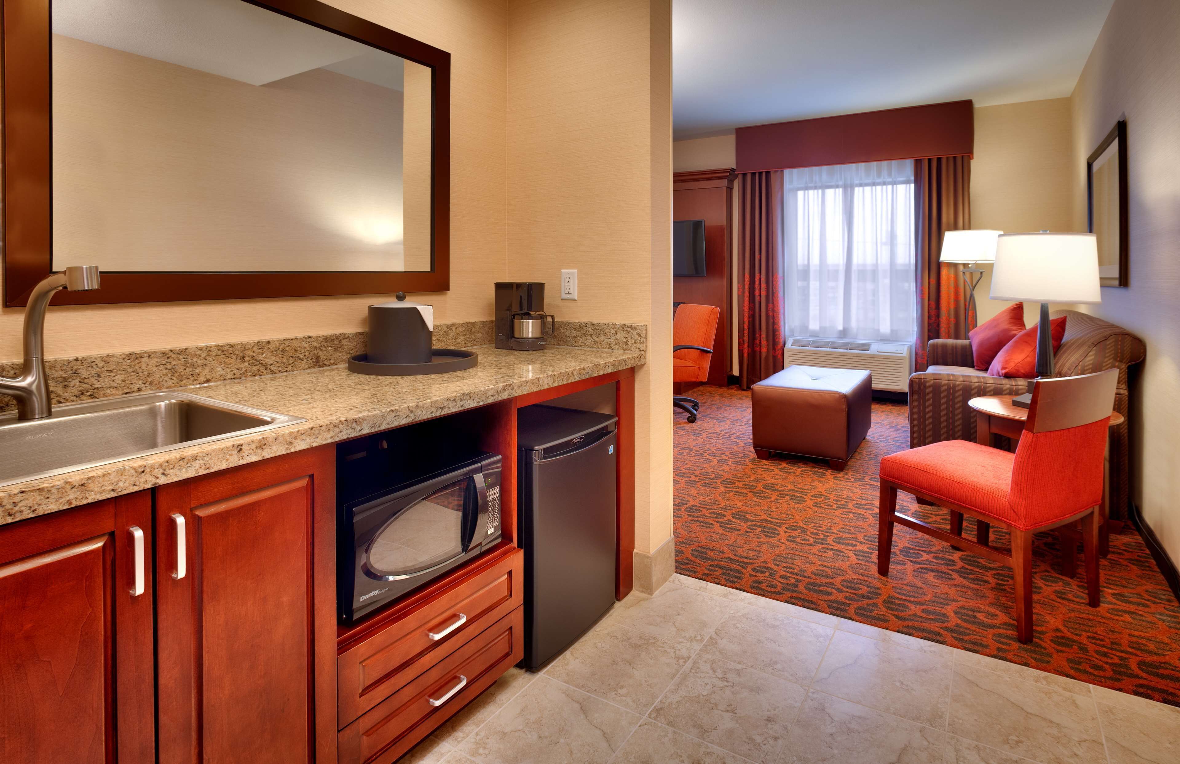 Hampton Inn Omaha/West Dodge Road (Old Mill) Hampton Inn Omaha/West Dodge Road (Old Mill)