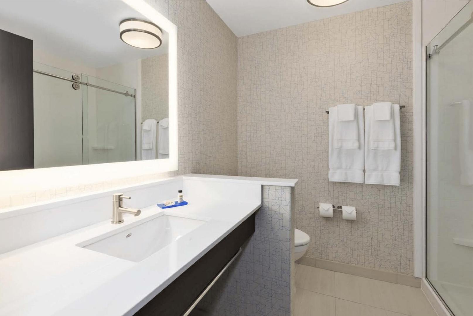 Holiday Inn Express & Suites Jersey City - Holland Tunnel Holiday Inn Express & Suites Jersey City - Holland Tunnel