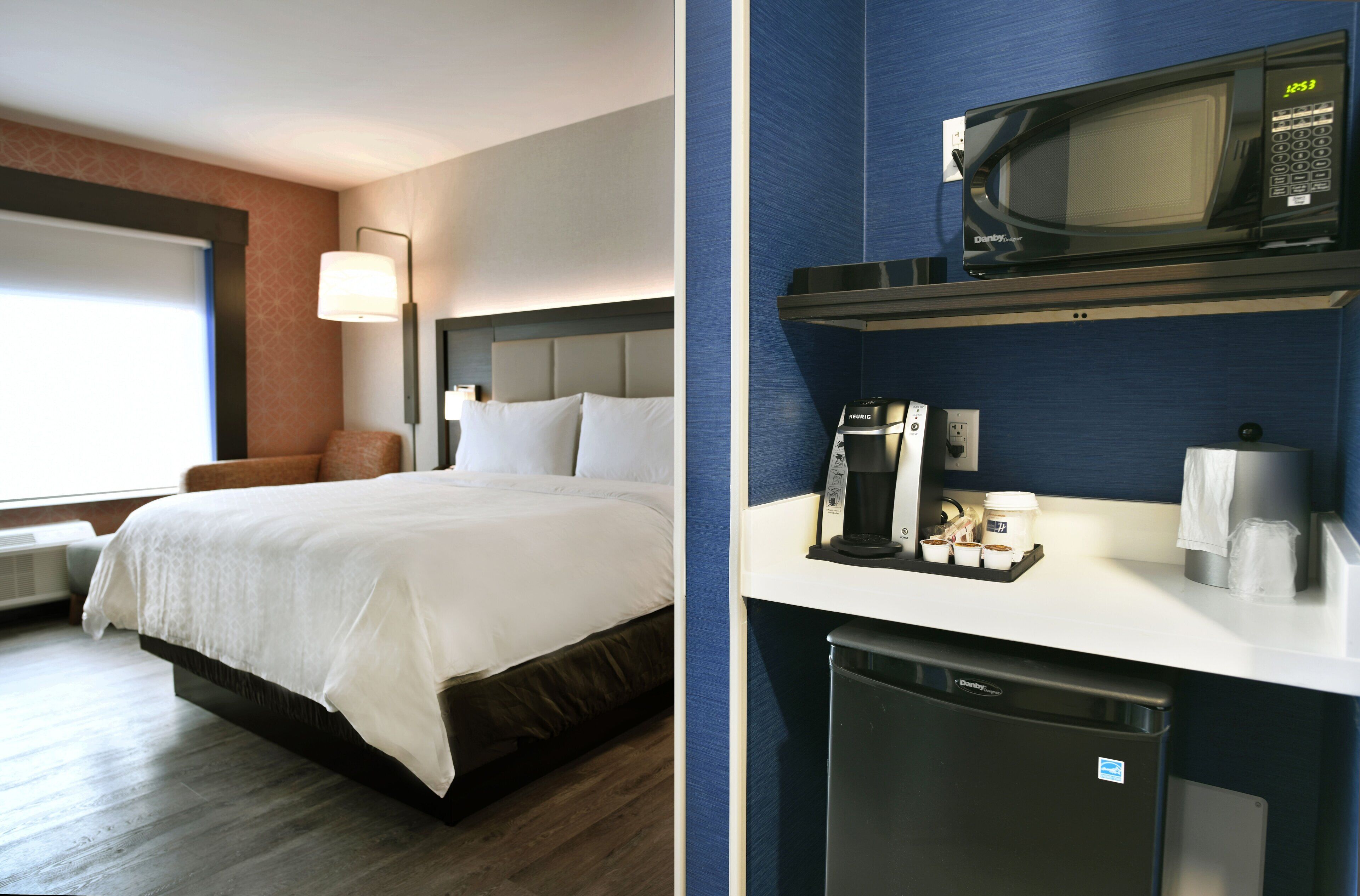 Holiday Inn Express & Suites Jersey City - Holland Tunnel Holiday Inn Express & Suites Jersey City - Holland Tunnel