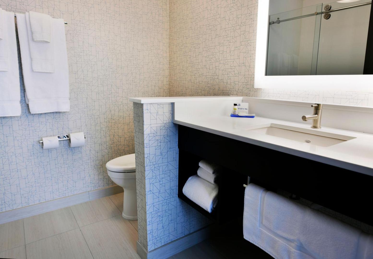 Holiday Inn Express & Suites Jersey City - Holland Tunnel Holiday Inn Express & Suites Jersey City - Holland Tunnel