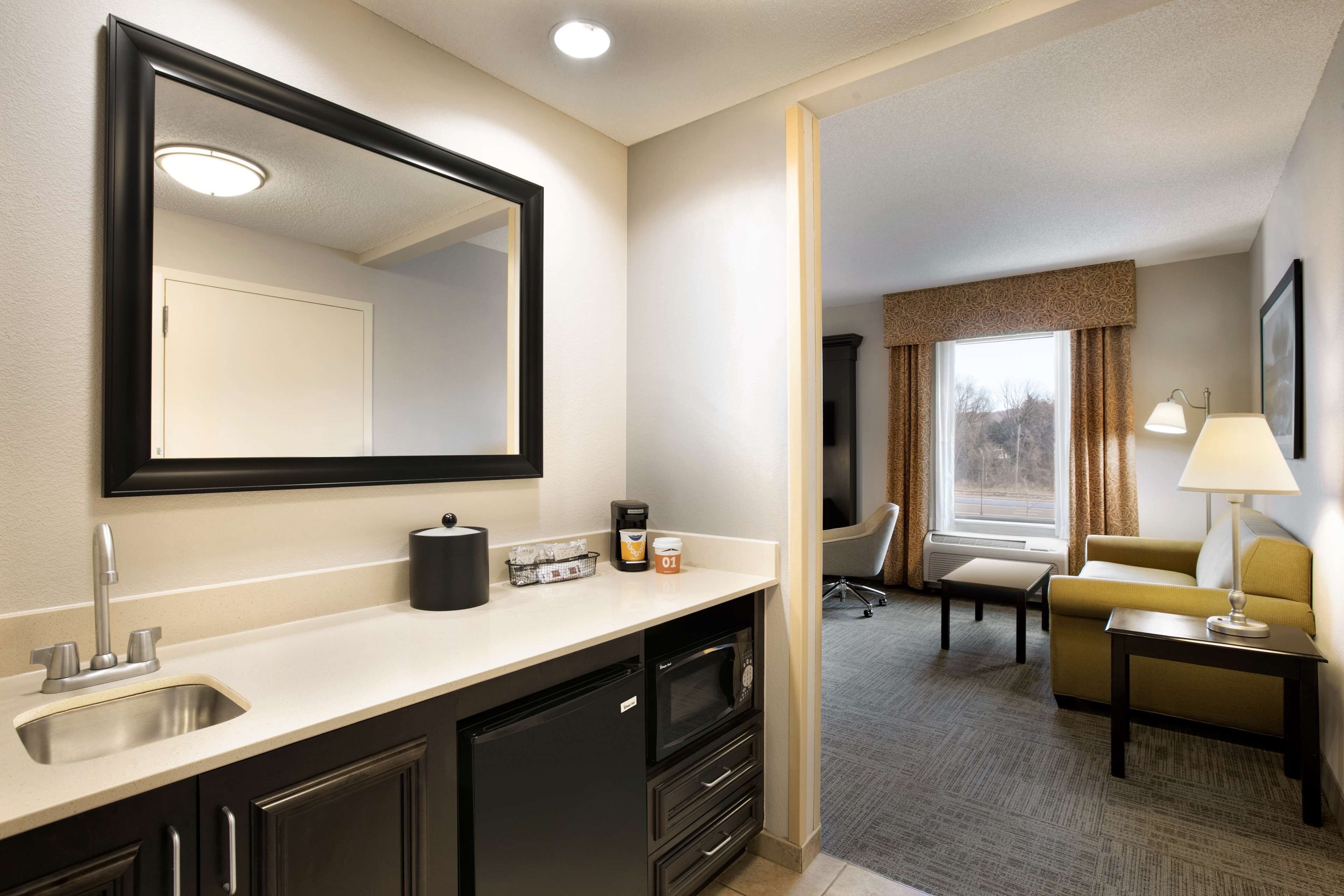 Hampton Inn & Suites Mahwah Hampton Inn & Suites Mahwah