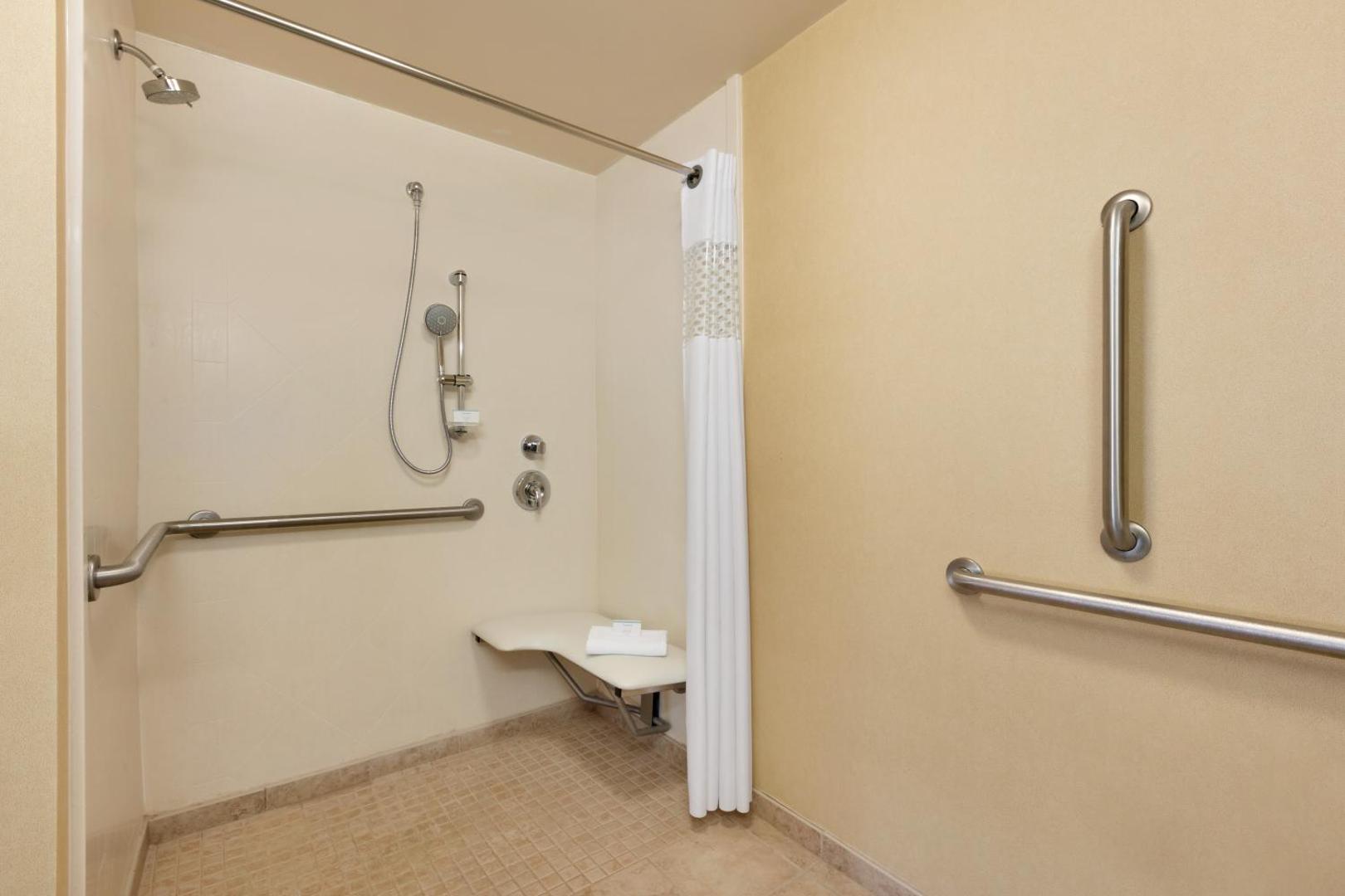Hampton Inn & Suites Mahwah Hampton Inn & Suites Mahwah