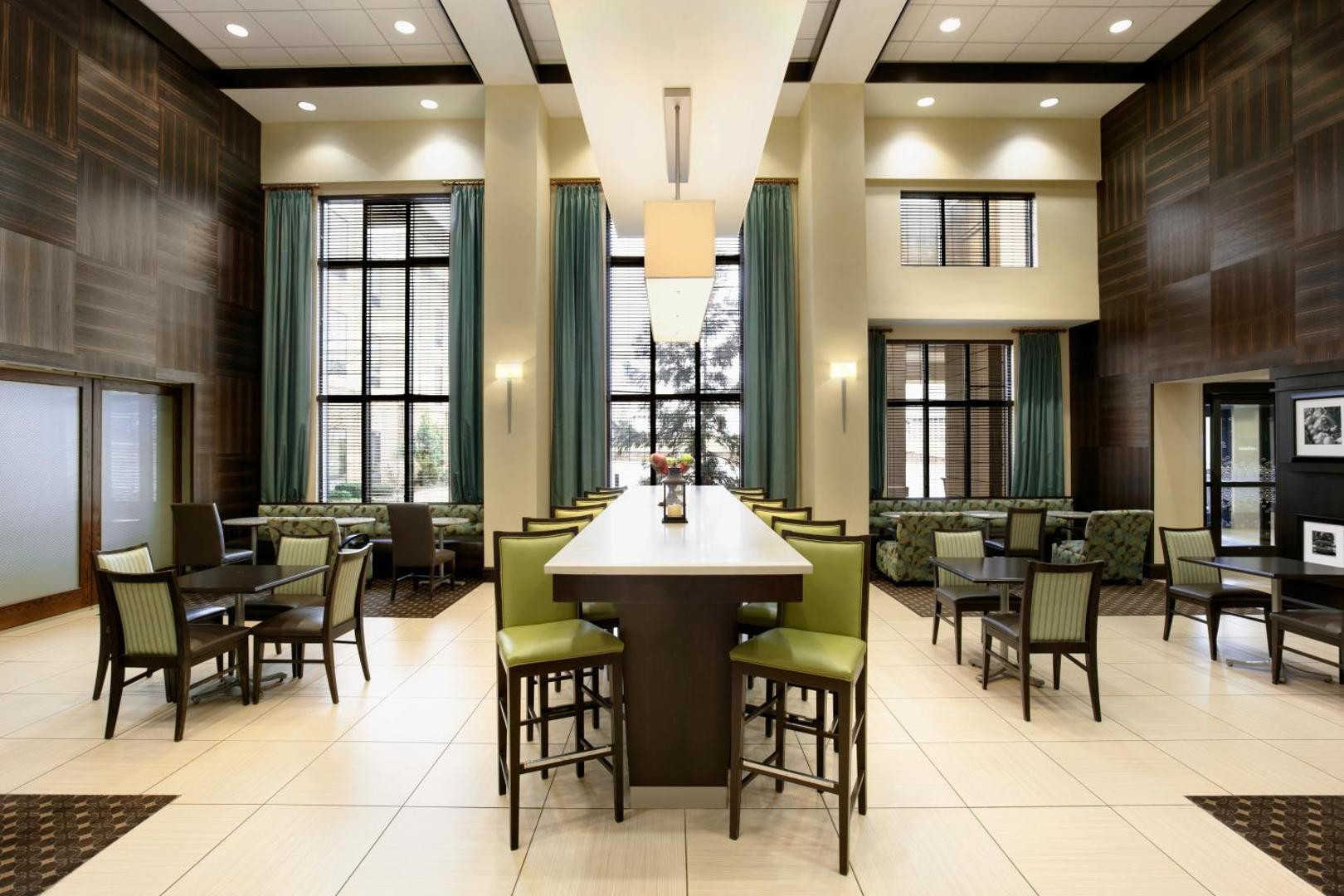 Hampton Inn & Suites Mahwah Hampton Inn & Suites Mahwah