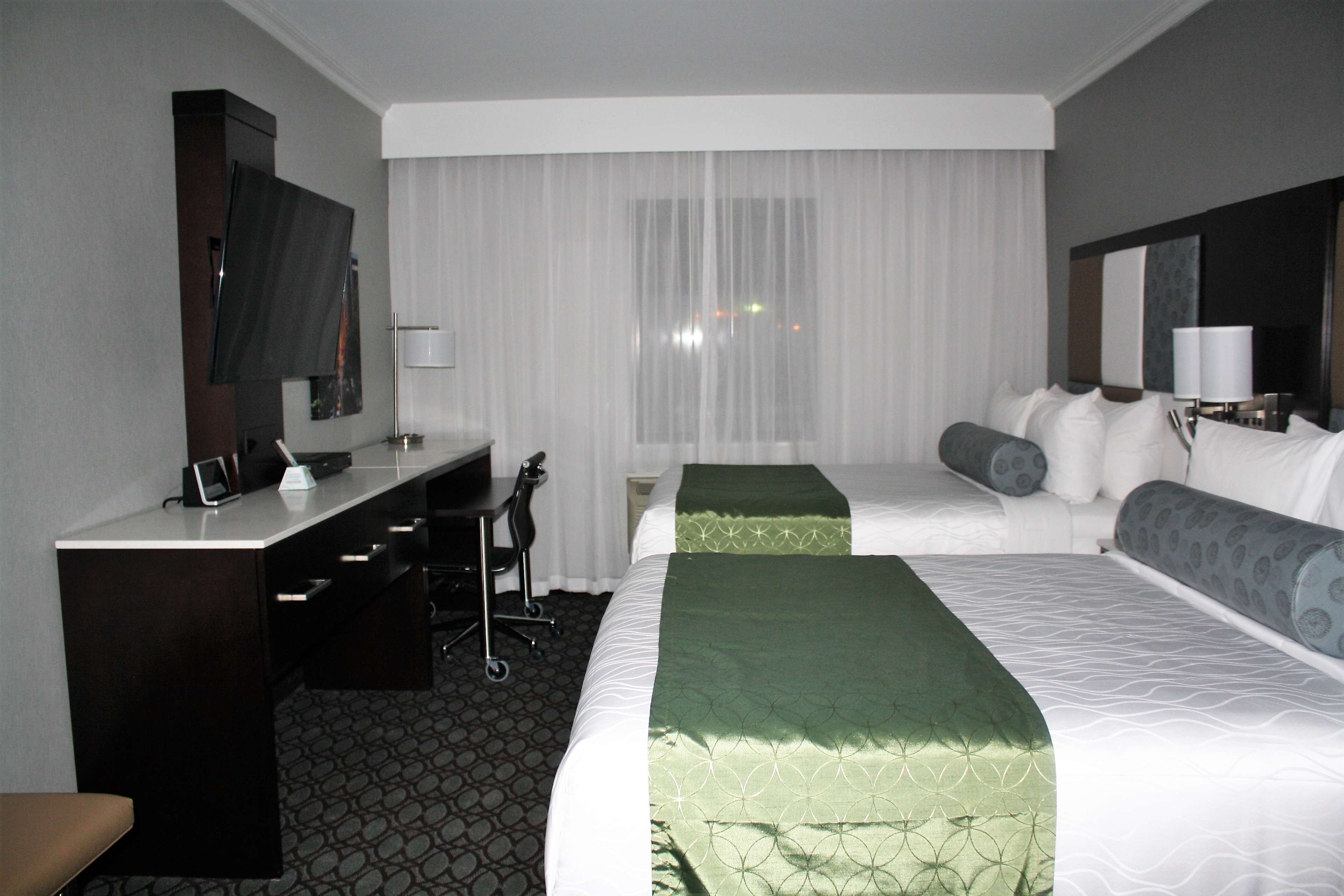 Best Western Premier NYC Gateway Hotel