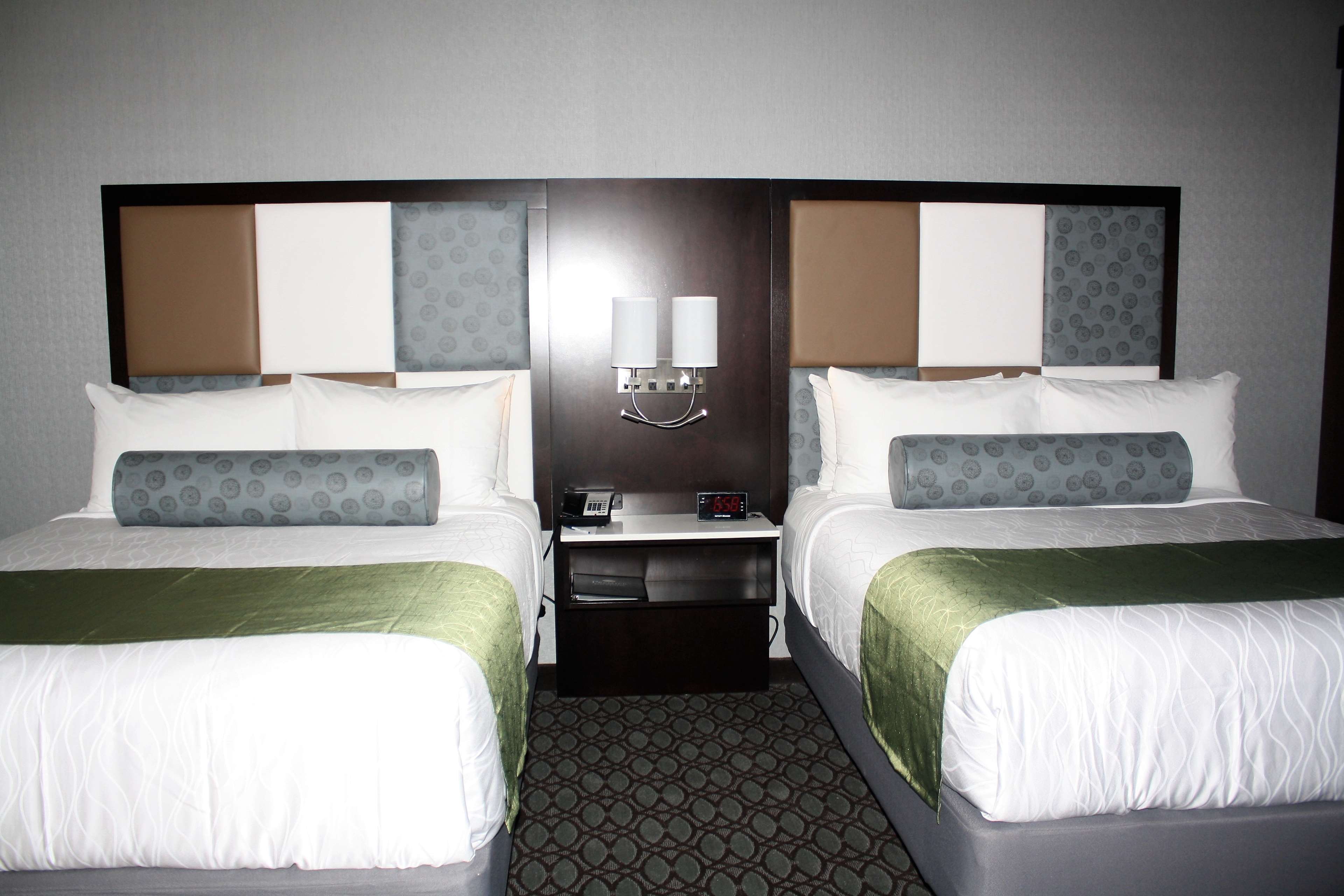 Best Western Premier NYC Gateway Hotel