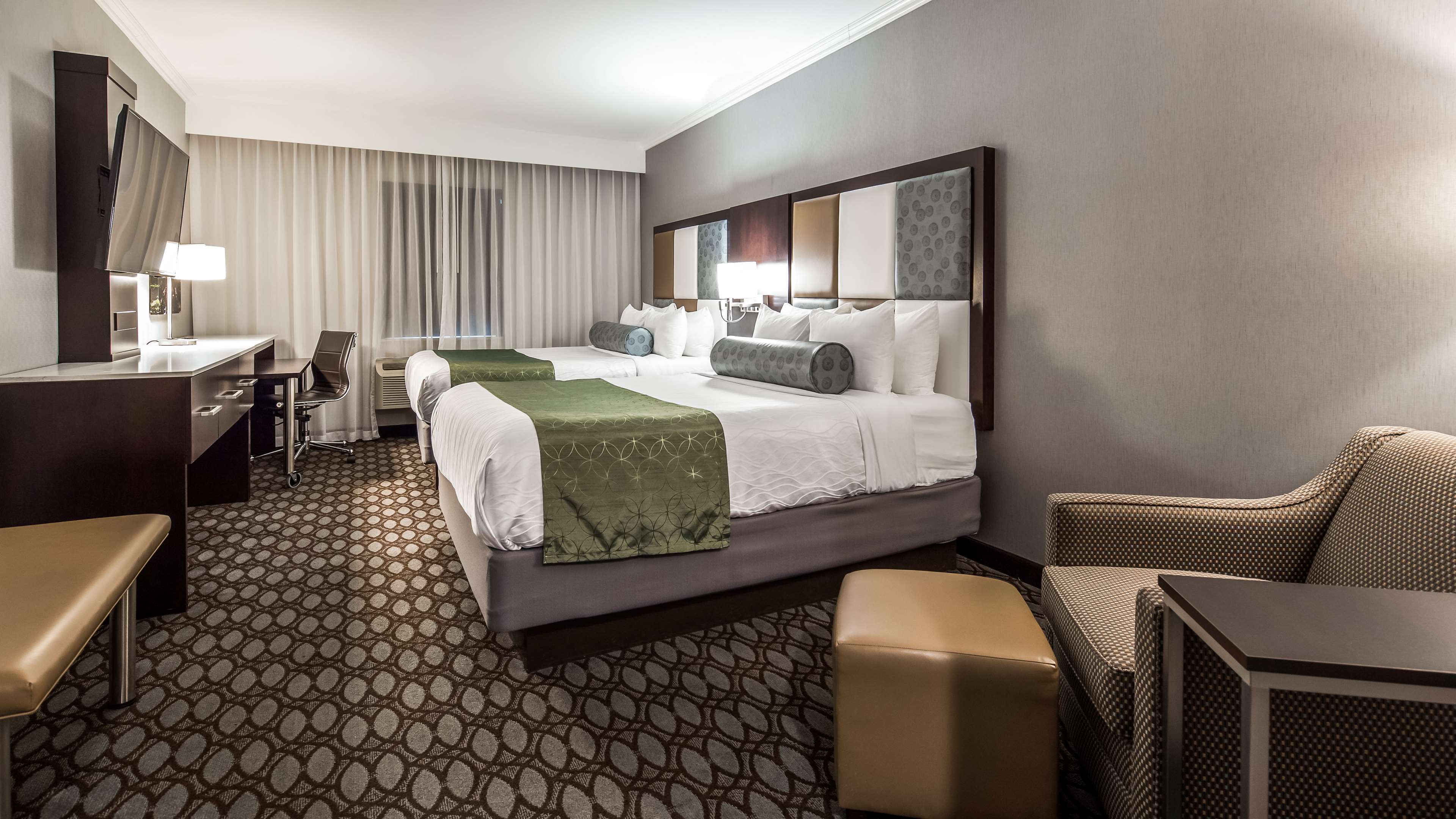 Best Western Premier NYC Gateway Hotel