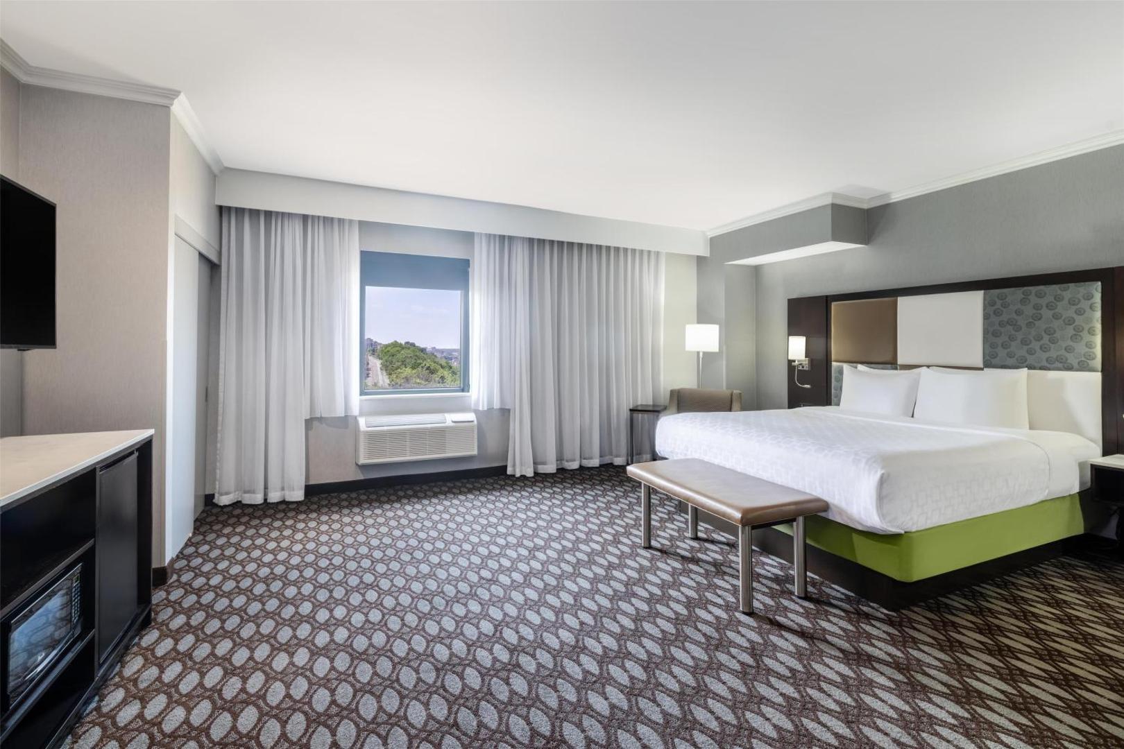 Best Western Premier NYC Gateway Hotel