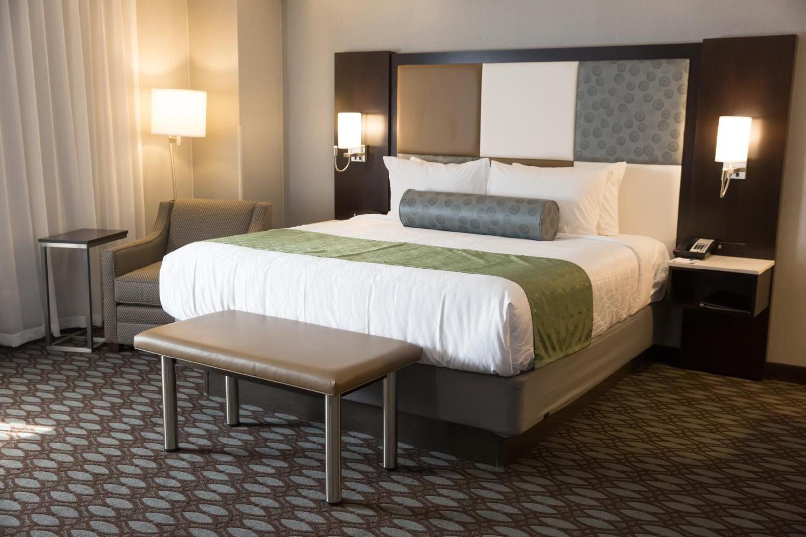 Best Western Premier NYC Gateway Hotel