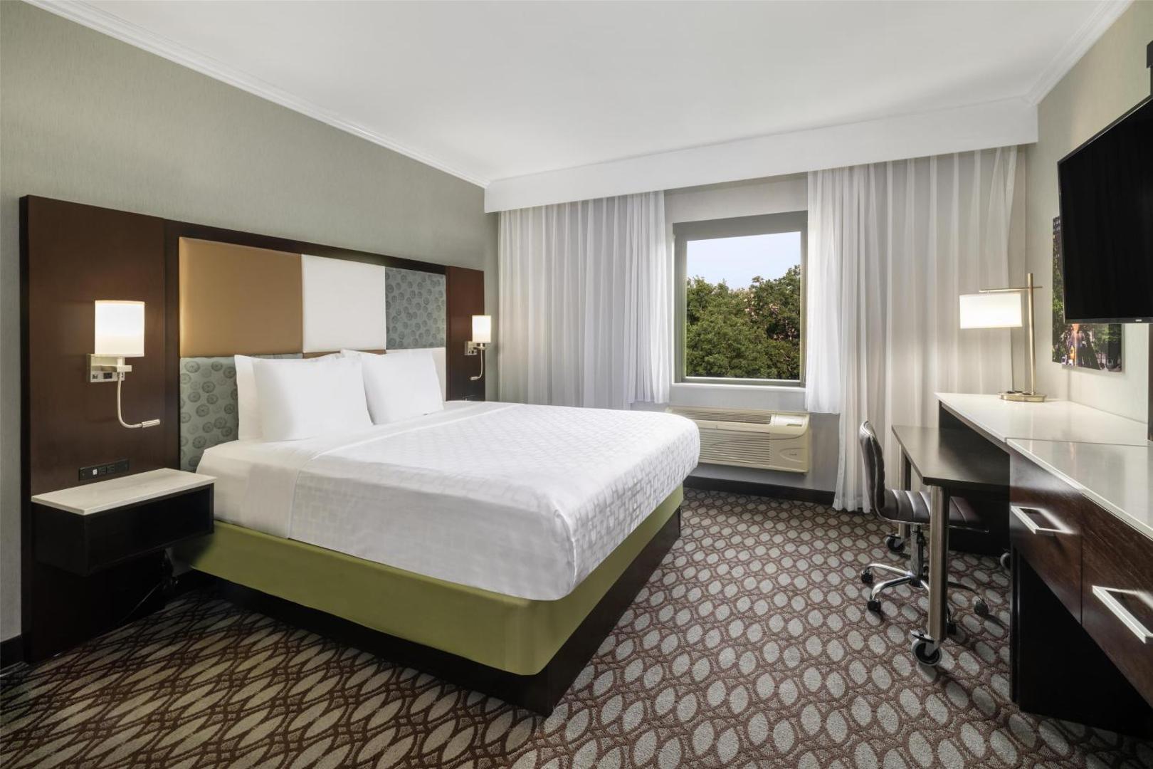 Best Western Premier NYC Gateway Hotel