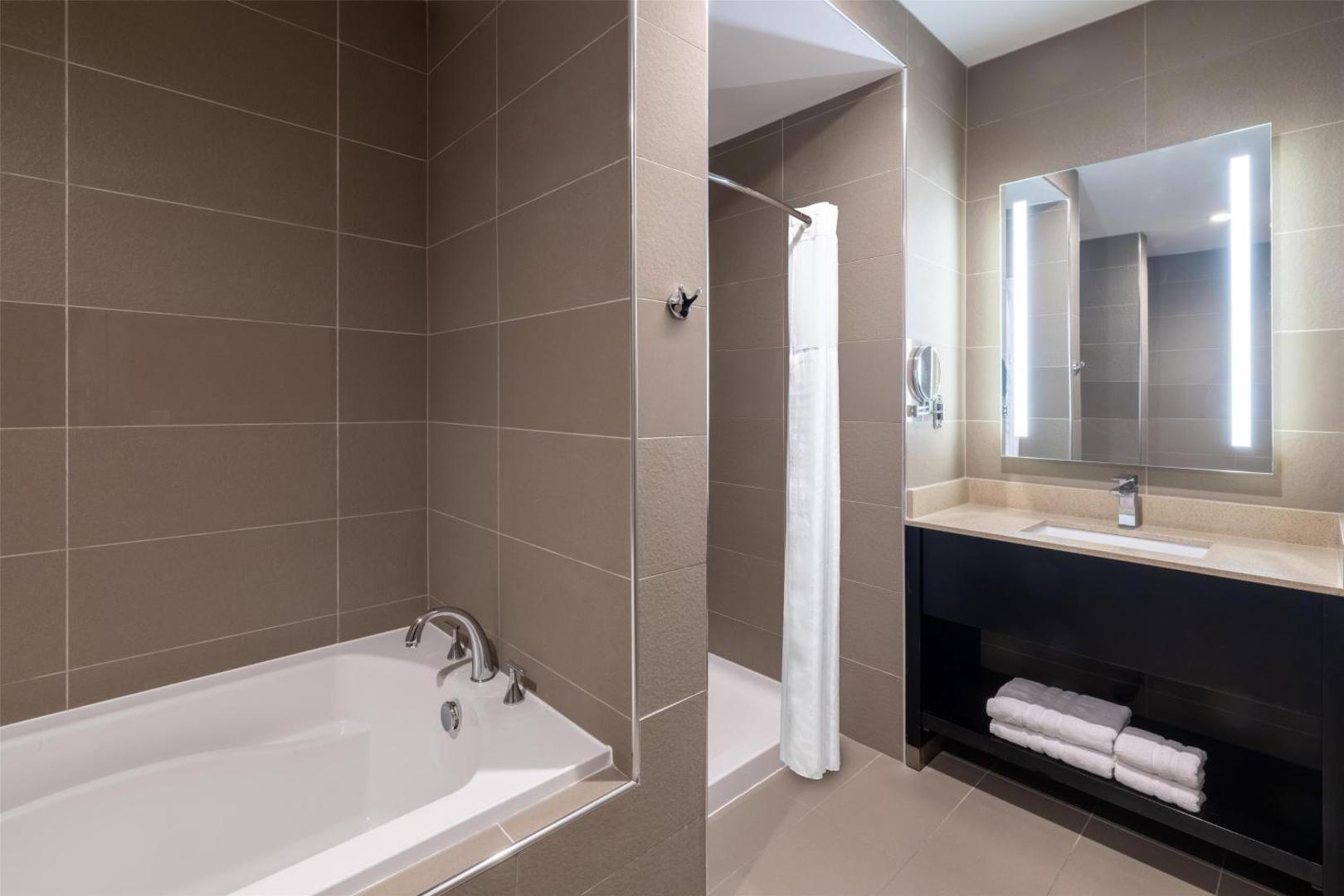 Best Western Premier NYC Gateway Hotel