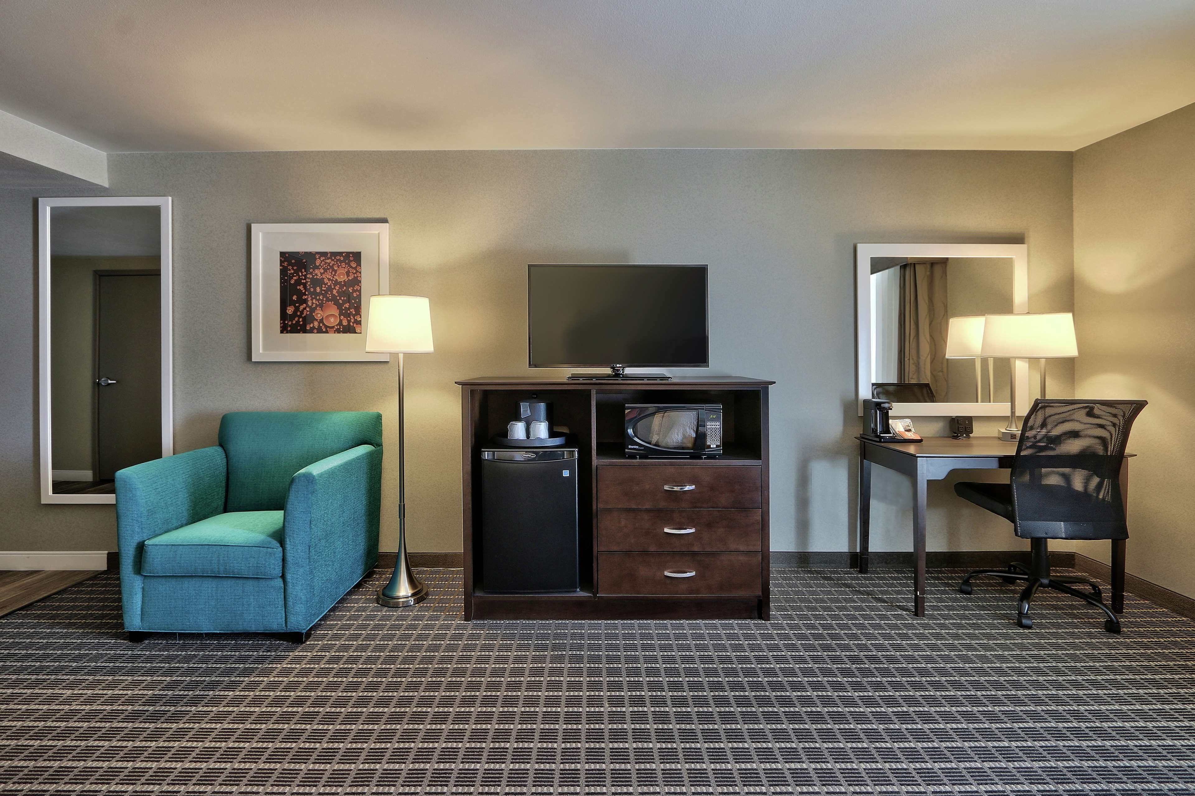 Hampton Inn & Suites Albuquerque Airport Hampton Inn & Suites Albuquerque Airport