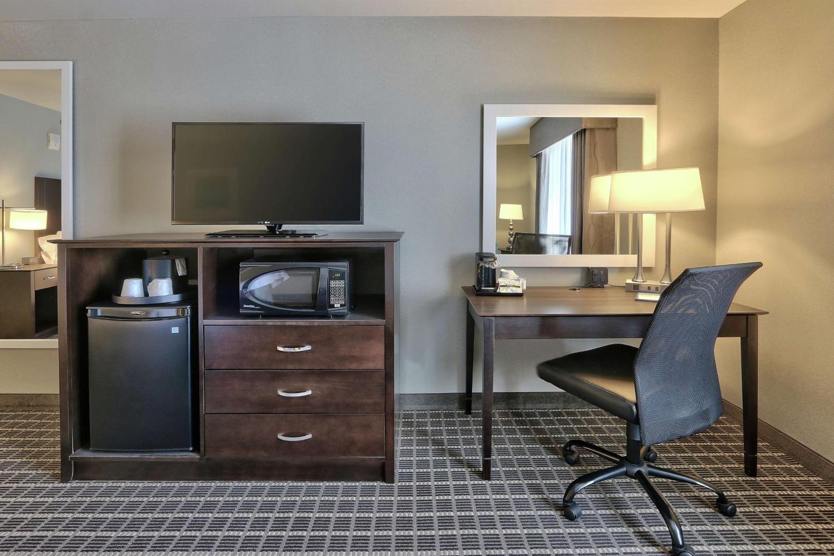 Hampton Inn & Suites Albuquerque Airport Hampton Inn & Suites Albuquerque Airport