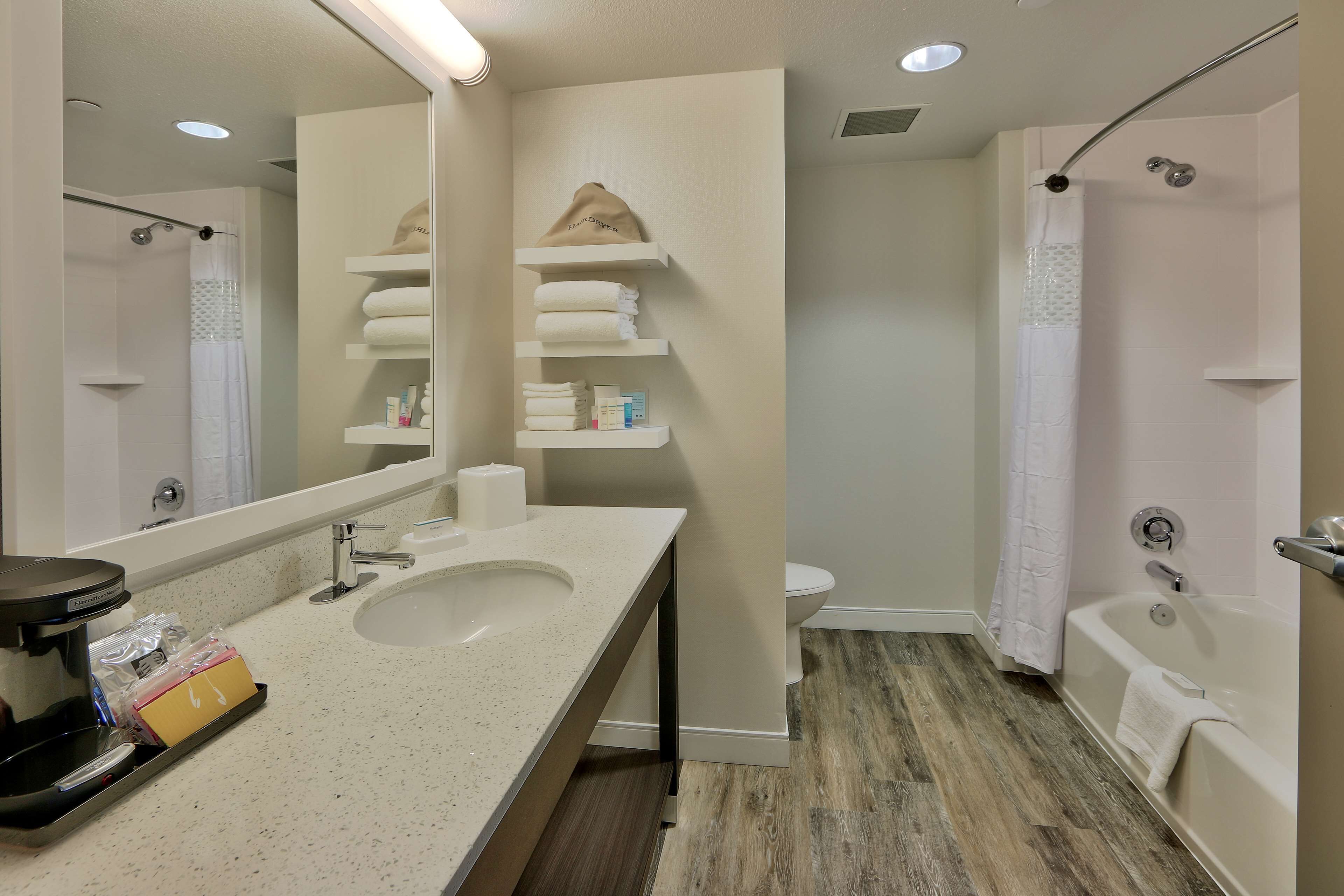 Hampton Inn & Suites Albuquerque Airport Hampton Inn & Suites Albuquerque Airport