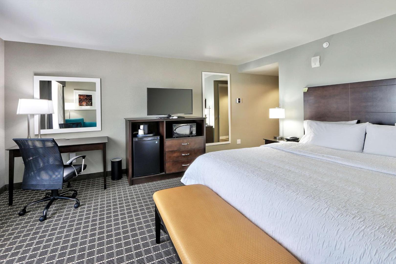 Hampton Inn & Suites Albuquerque Airport Hampton Inn & Suites Albuquerque Airport
