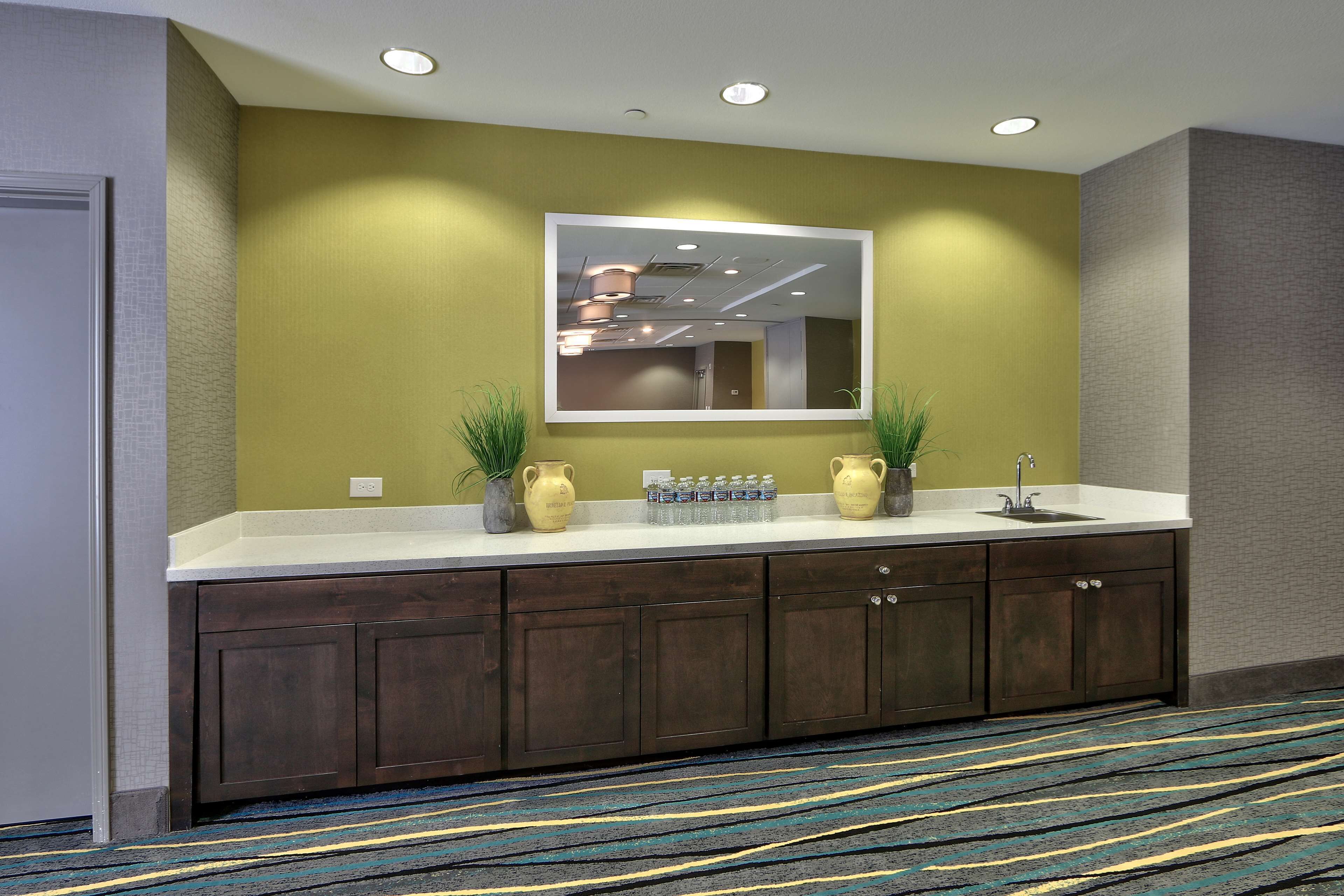 Hampton Inn & Suites Albuquerque Airport Hampton Inn & Suites Albuquerque Airport