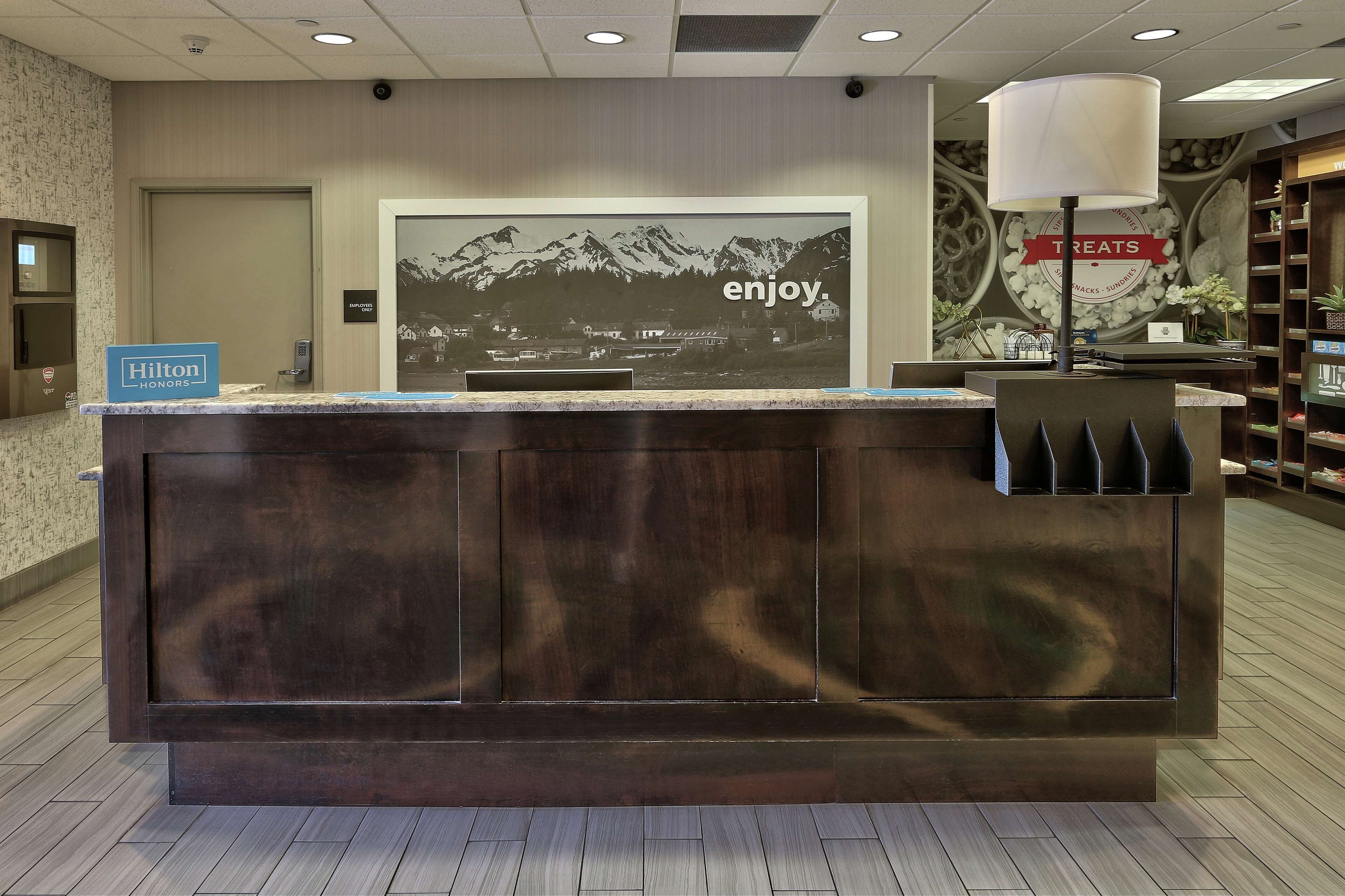Hampton Inn & Suites Albuquerque Airport Hampton Inn & Suites Albuquerque Airport